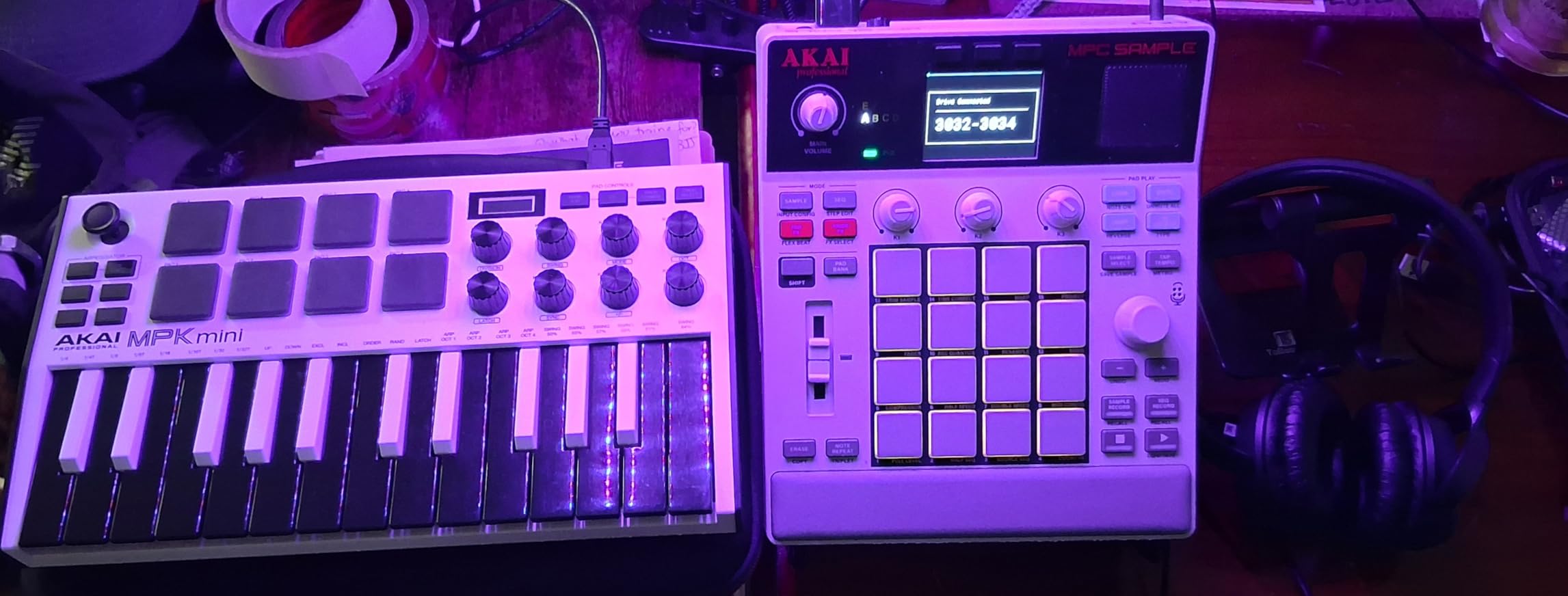 Akai Professional MPC Sample Standalone Portable Sampler, Sequencer and Effects Processor customer photo 2