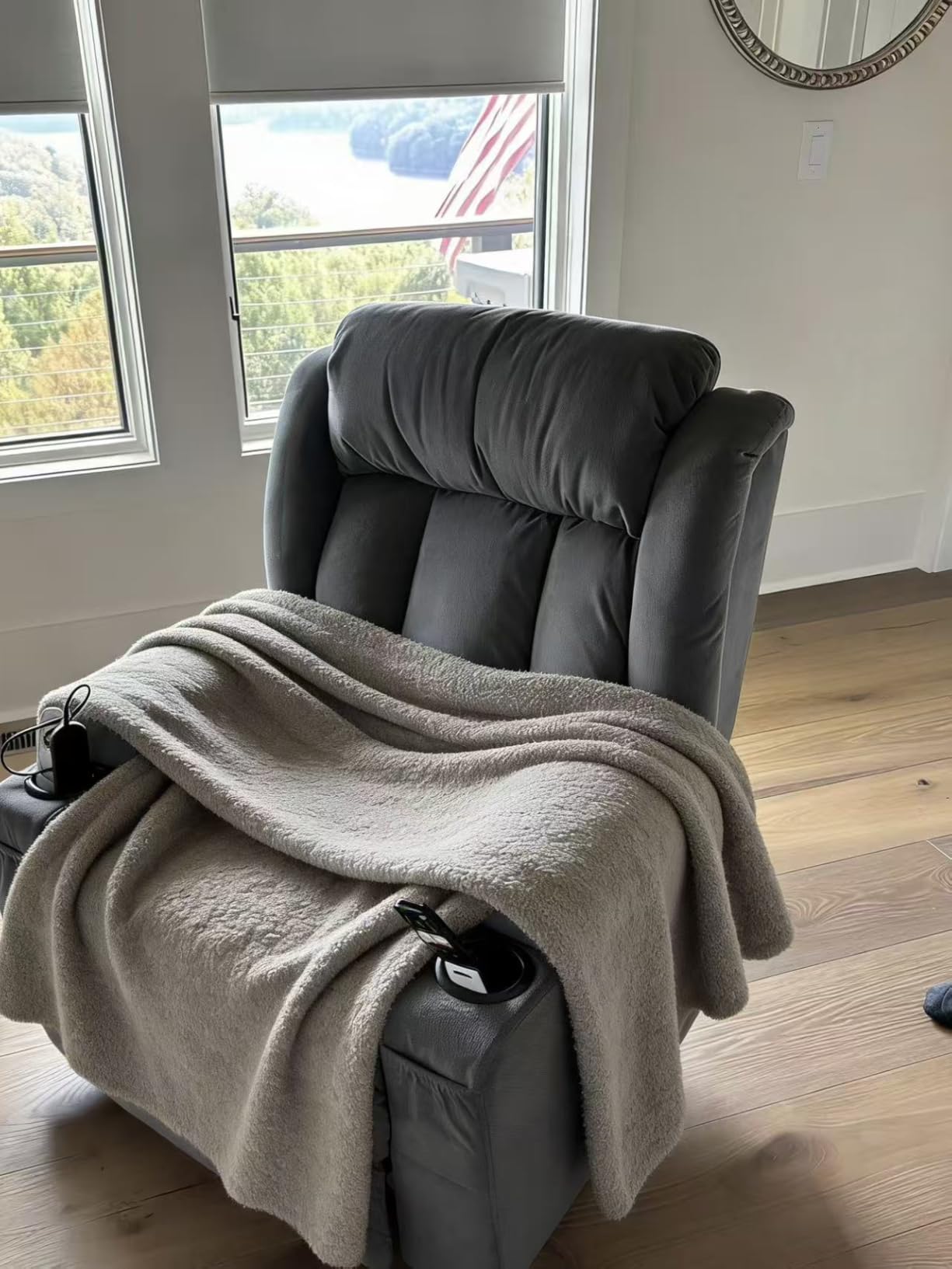 BOSMILLER Power Lift Recliner Chair with Massage and Heat for Elderly, Electric Recliner Single Sofa with Two Cup Holders, Extended Footrest, Side Pocket and USB Charge Port customer photo 2