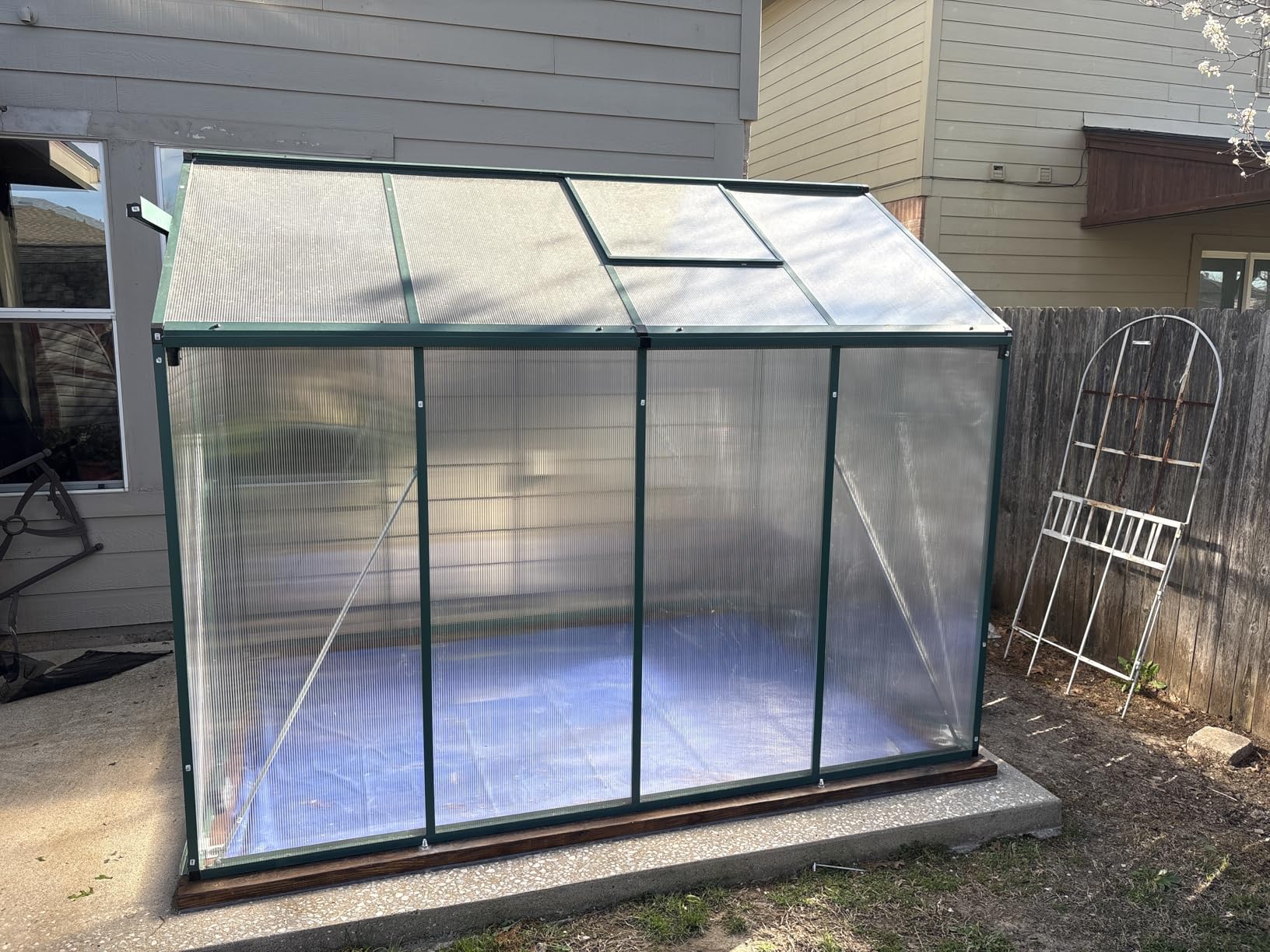 GarveeHome 6X8 FT Greenhouse, Walk-in Greenhouse Kit with Aluminum Frame, Polycarbonate Panels, Adjustable Roof Vent, Sliding Door, Secure Lock for Outside Garden, Patio, Backyard customer photo 2