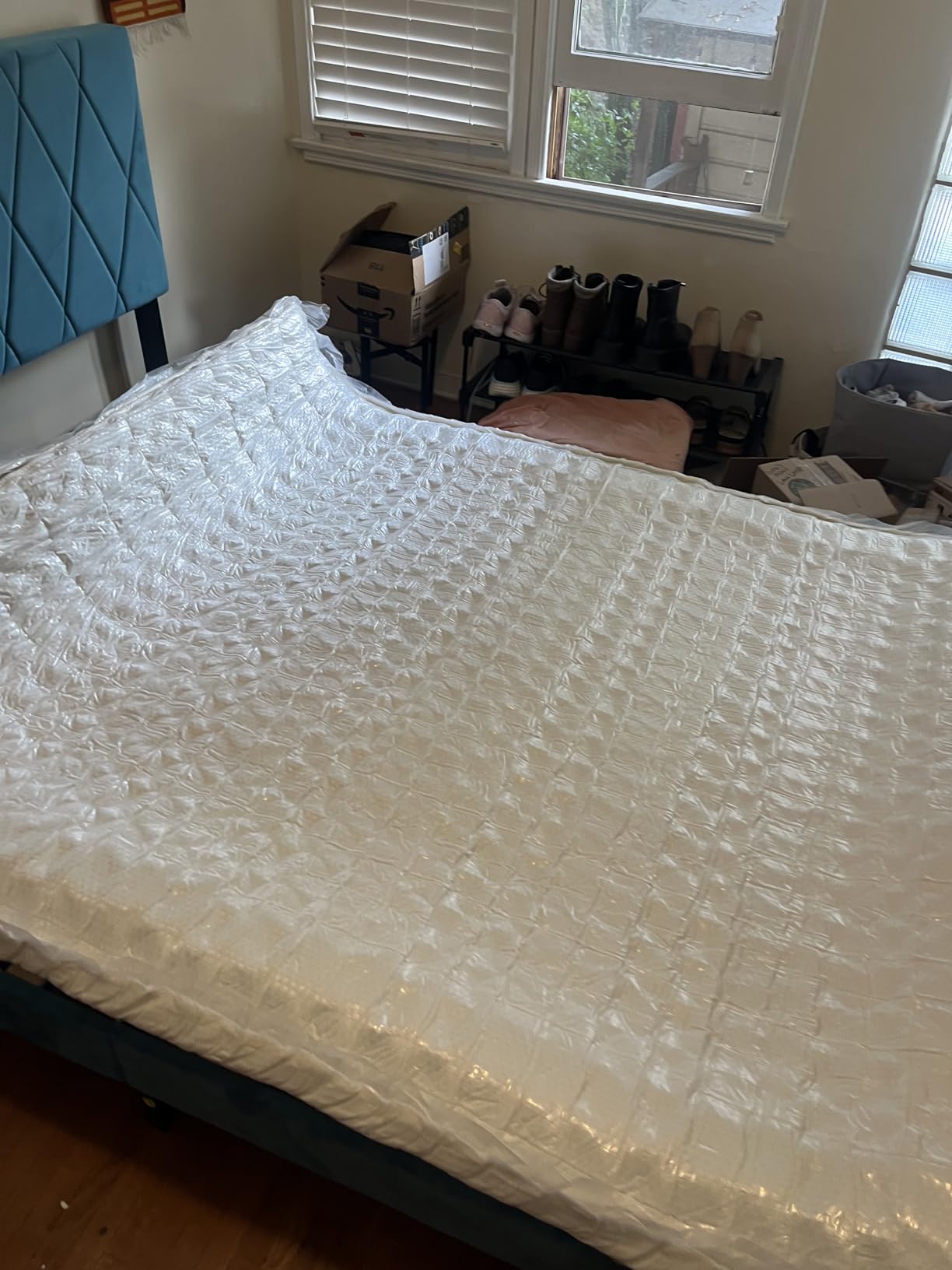 12 Inch Queen Size Mattress, Innerspring Hybrid Mattress, Medium Firm Queen Mattress for Pressure Relief & Back Pain Support, Cooling Sleep Mattress in a Box customer photo 1