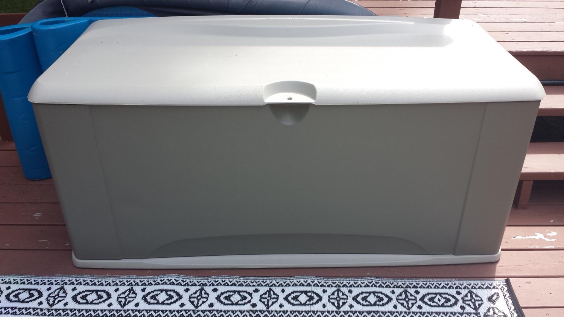 Rubbermaid Medium Resin Outdoor Storage Deck Box (73 Gal), Weather Resistant, Brown, Deck Organization for Home/Backyard/Pool Chemicals/Toys/Garden Tools/Porch/Patio Cushions customer photo 2