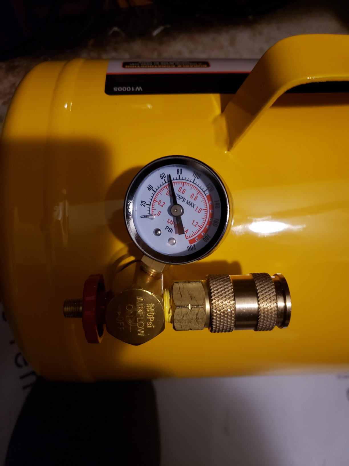 Performance Tool W10005 Hi-viz 5-Gallon Horizontal Portable Air Tank With Tire Air Chuck, Yellow customer photo 2