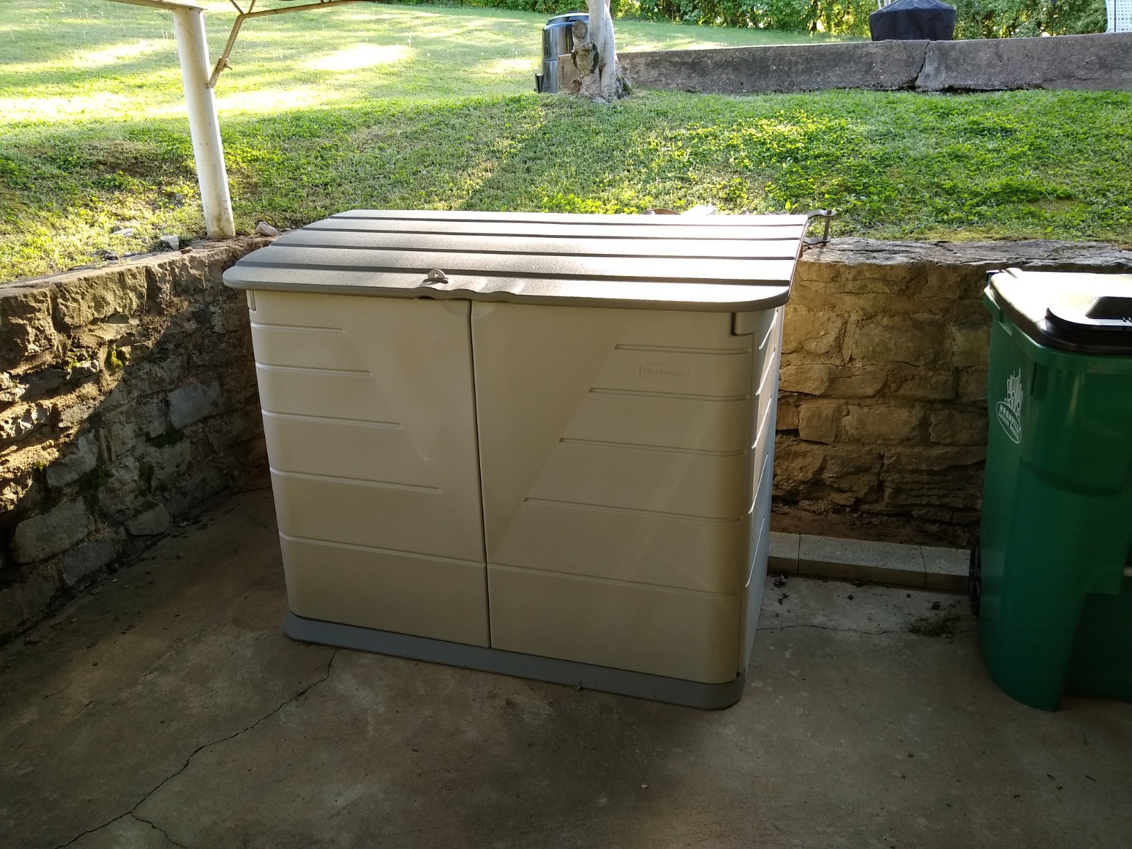 Rubbermaid Large Horizontal Resin Outdoor Storage Shed With Floor (5 x 4 Ft) Weather Resistant, Beige/Brown, Organization for Home/Backyard/Pool Chemicals/Toys/Garden Tools/Porch/Patio Cushions customer photo 1