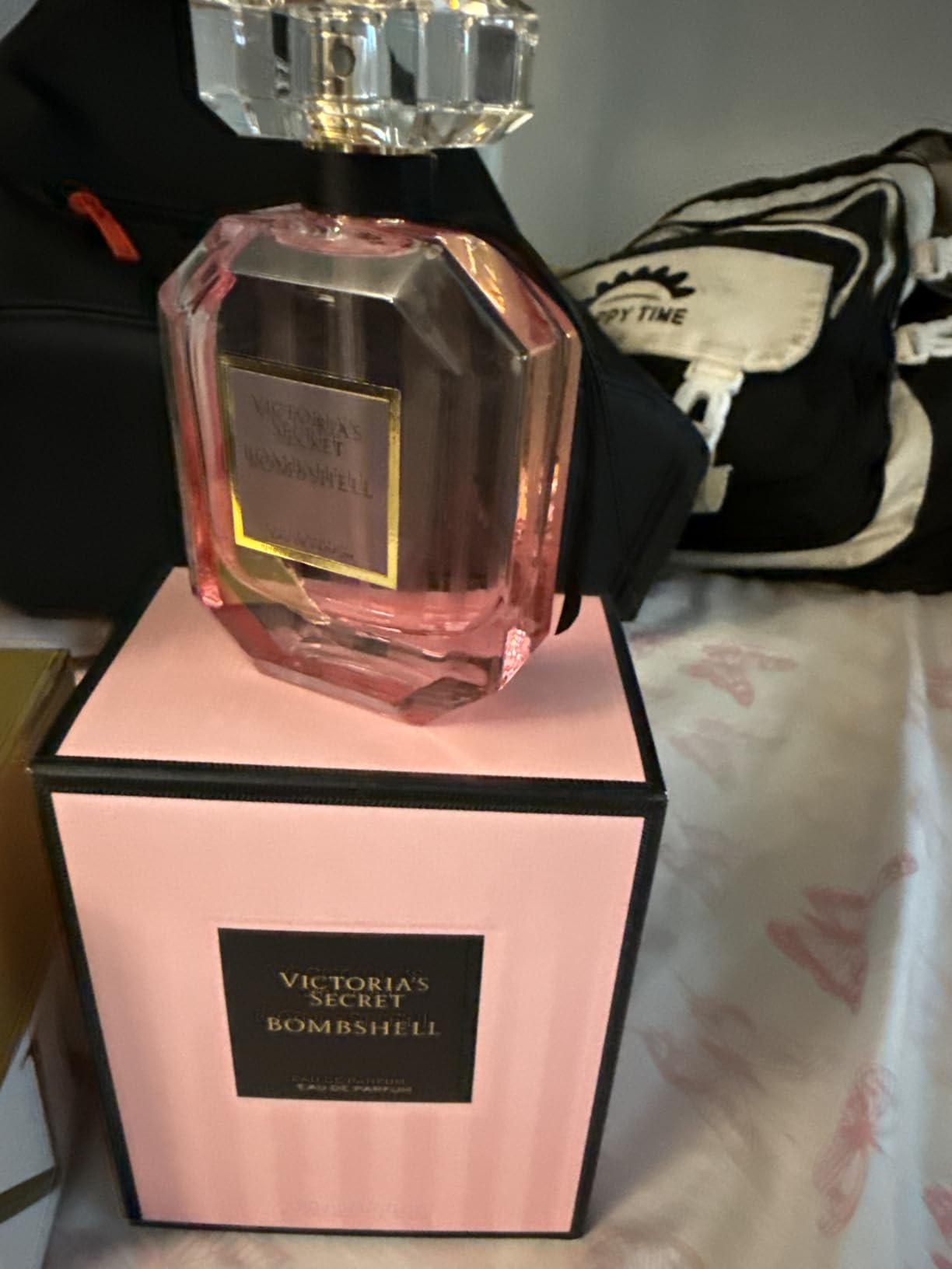 Victoria's Secret Bombshell Eau de Parfum, Original - 1.7 fl oz customer photo 1