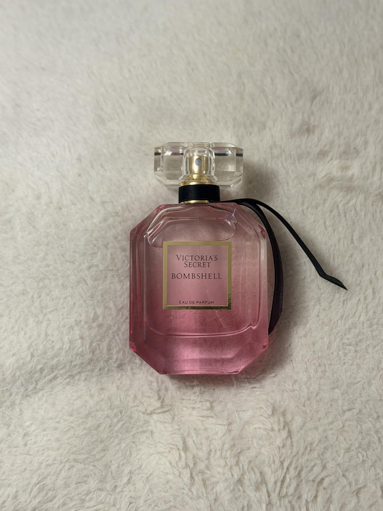 Victoria's Secret Bombshell Eau de Parfum, Original - 1.7 fl oz customer photo 2