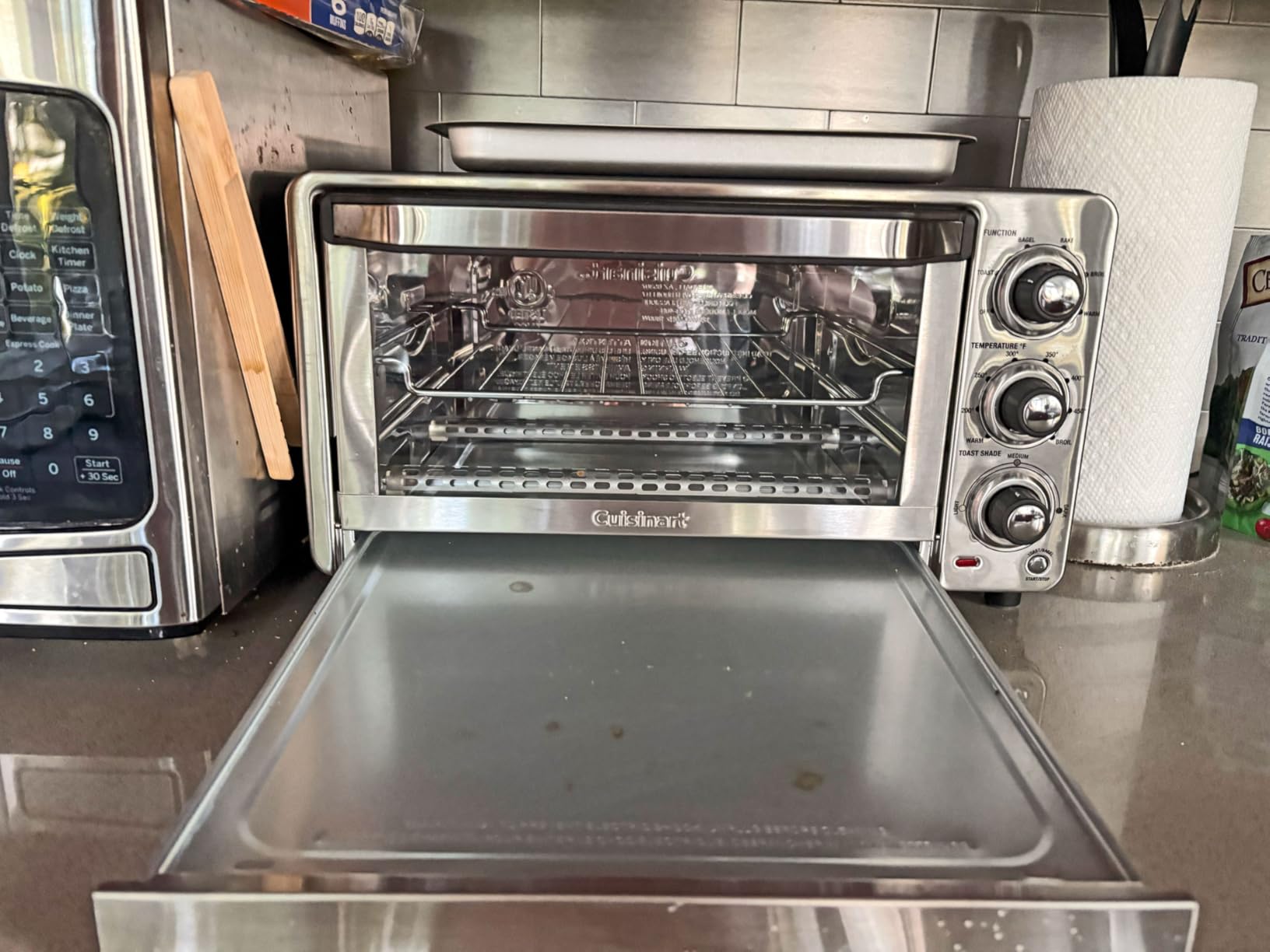 Cuisinart Custom Classic Toaster Oven Broiler, 1800 Watt Countertop Toaster Oven to Bake, Broil, and Toast, Non-Stick Interior, Consistent Toast Control, Brushed Stainless Steel/Black, TOB-40N customer photo 2