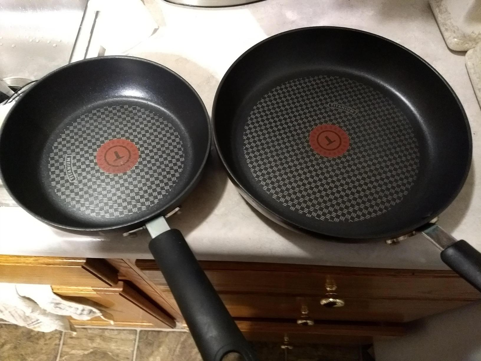 T-fal Ultimate Hard Anodized Nonstick Cookware Set 12 Piece, Oven Broiler Safe 400F, Lid Safe 350F, Kitchen Cooking Set w/Fry Pans, Saucepans, Dutch Oven, Pots and Pans, Dishwasher Safe, Onyx customer photo 2