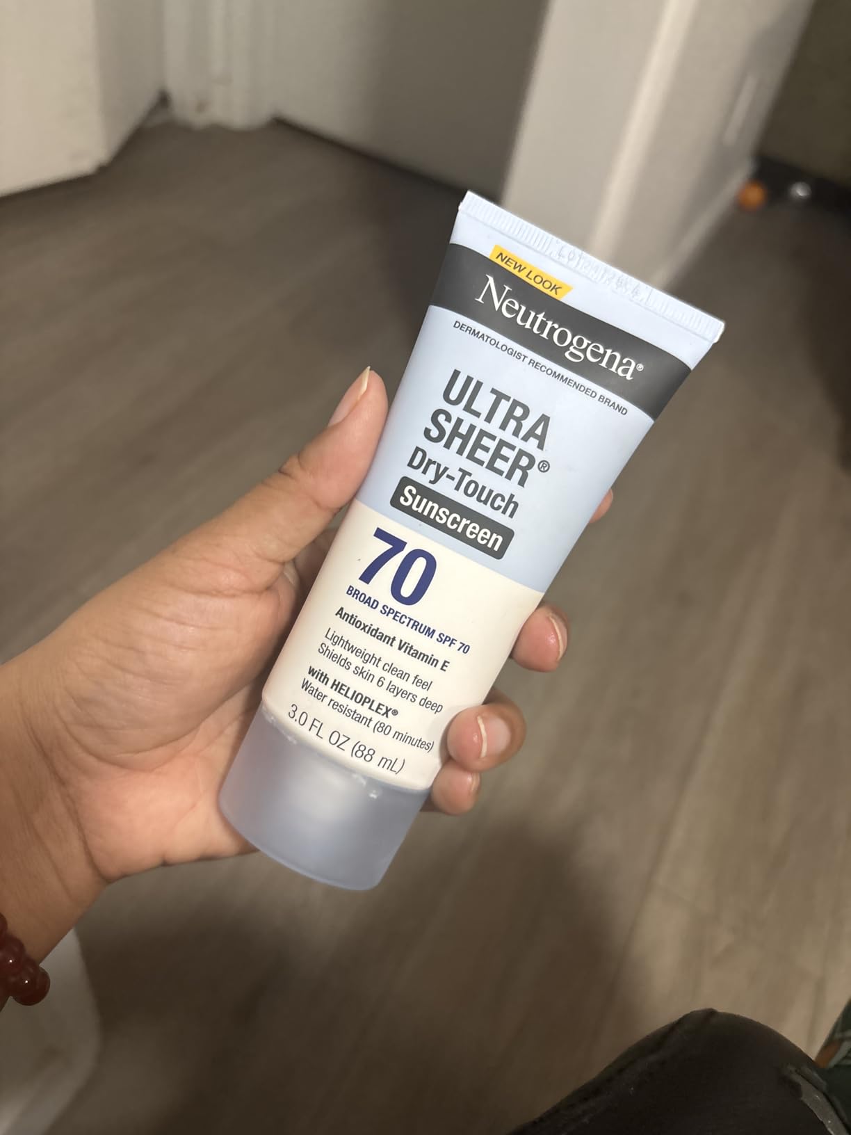 Neutrogena Ultra Sheer Dry Touch Sunscreen Lotion SPF 70 Broad Spectrum UVA UVB Protection Lightweight Water Resistant up to 80 Minutes Oil PABA Oxybenzone Free, 3 fl oz customer photo 1