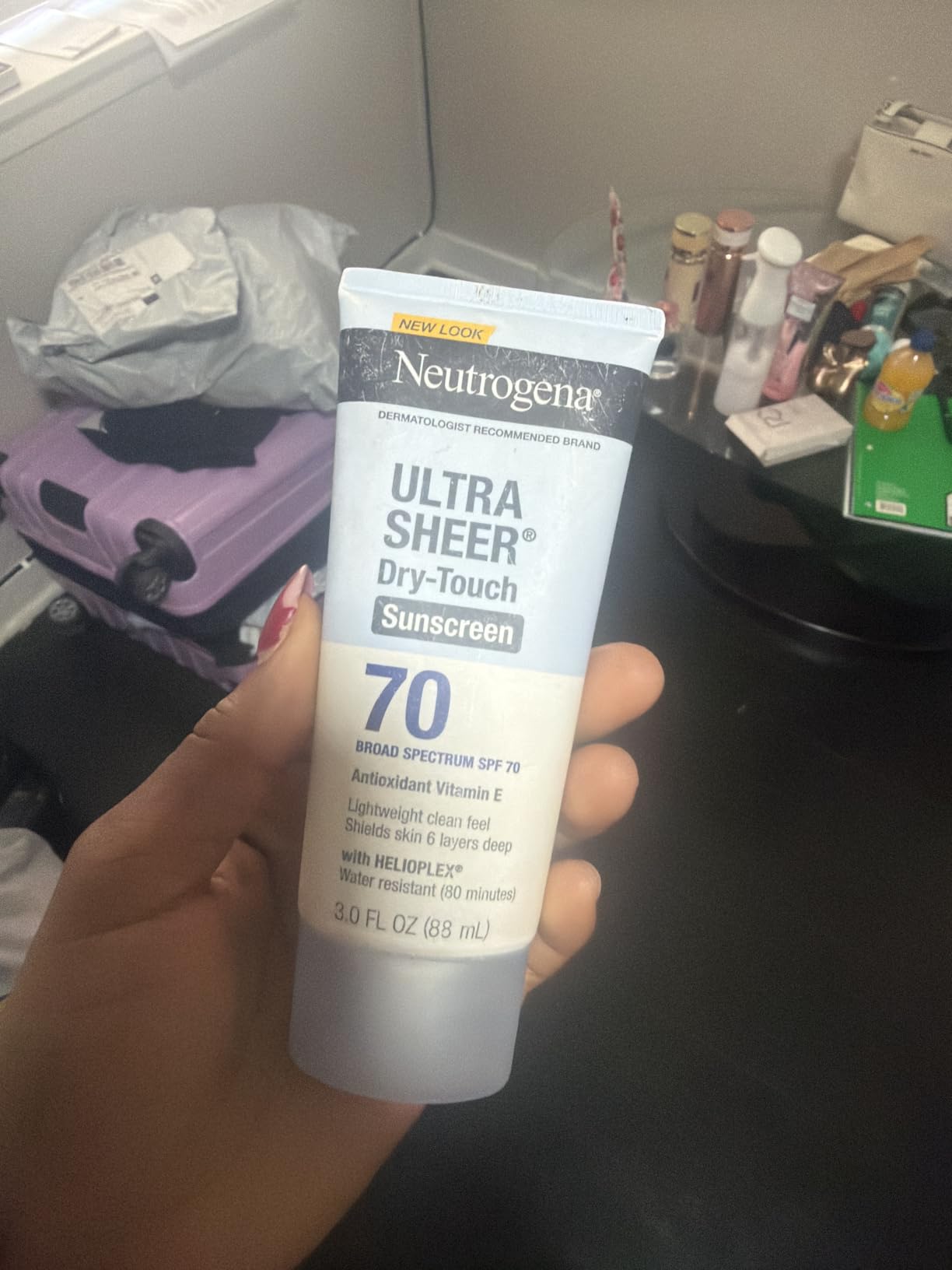 Neutrogena Ultra Sheer Dry Touch Sunscreen Lotion SPF 70 Broad Spectrum UVA UVB Protection Lightweight Water Resistant up to 80 Minutes Oil PABA Oxybenzone Free, 3 fl oz customer photo 2
