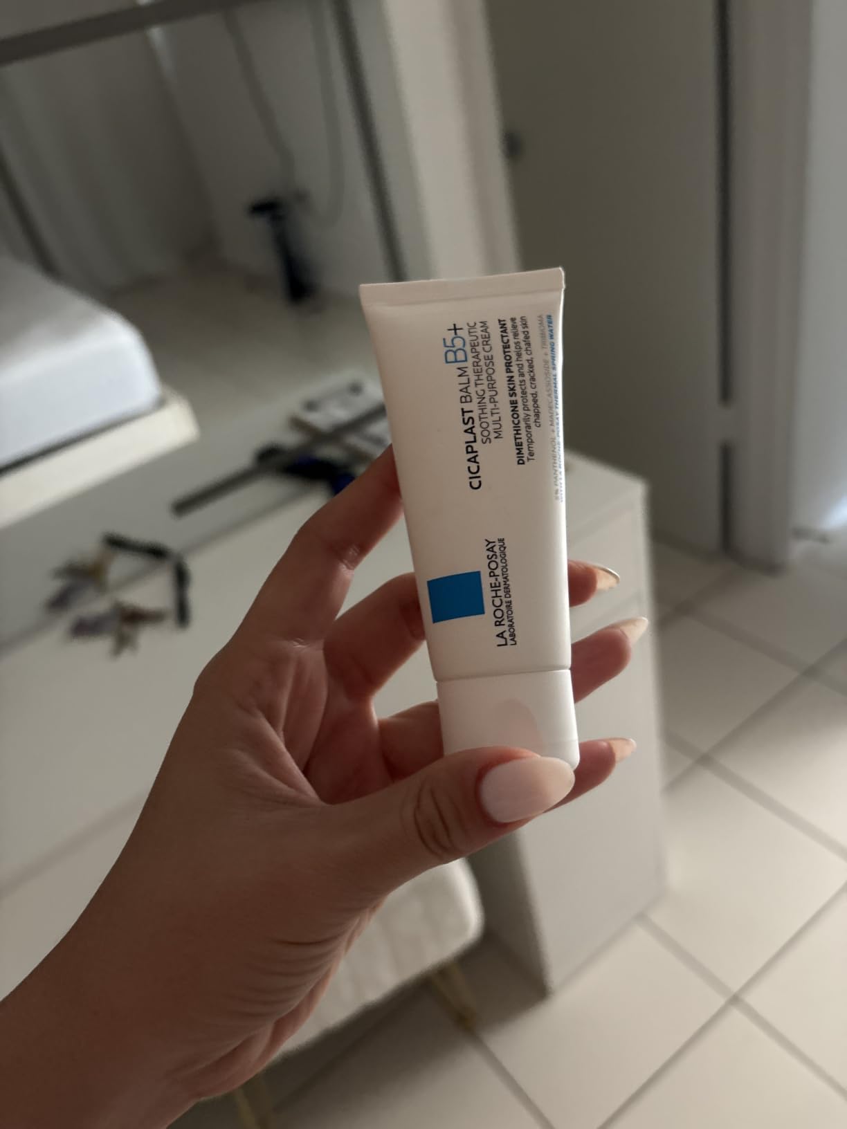 La Roche-Posay Cicaplast Balm B5 Skin Barrier Repair Cream with Centella Asiatica, Shea Butter & Panthenol, Multi-Purpose Healing Ointment for Dry, Irritated Skin, Baby Safe customer photo 1