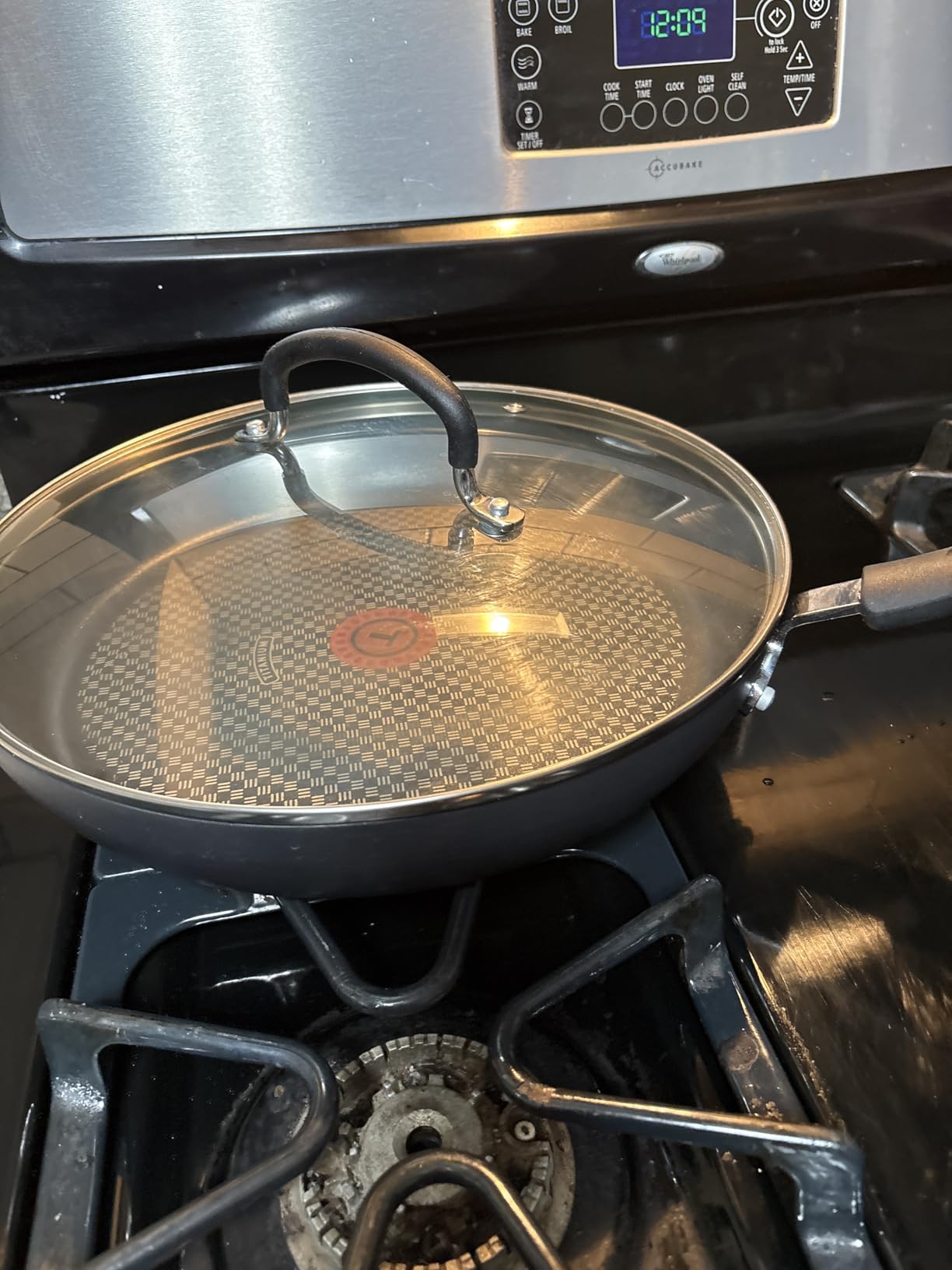 T-Fal Ultimate Hard Anodized Nonstick Fry Pan with Lid 12 Inch, Oven Broiler Safe 400F, Dishwasher Safe customer photo 2