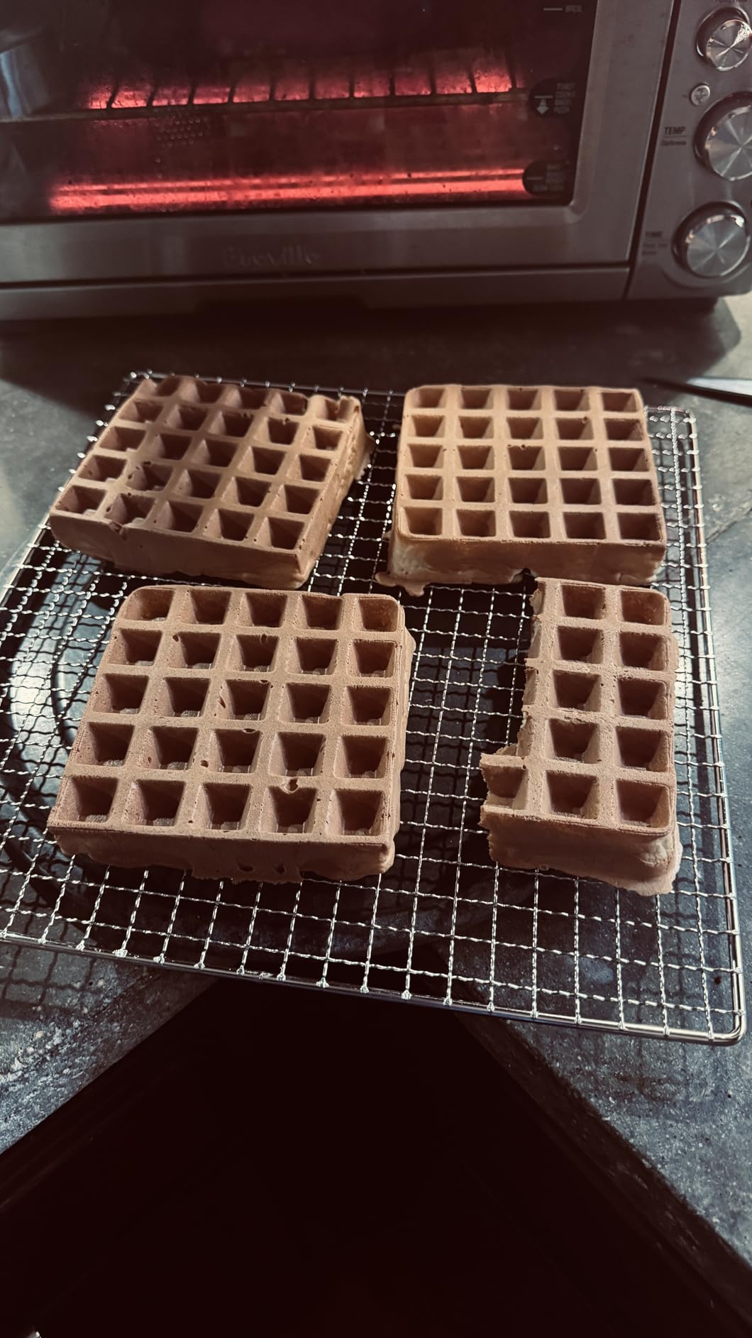 Breville the Smart Waffle Pro 2 Slice Waffle Maker, BWM620XL, Brushed Stainless Steel customer photo 1