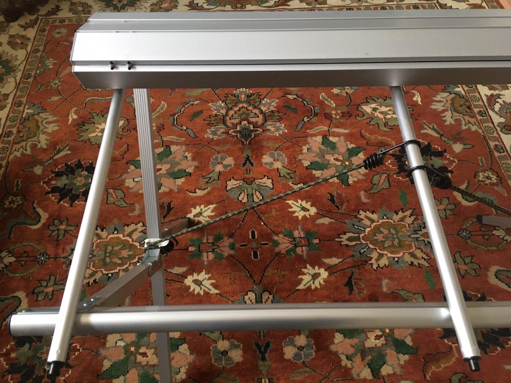 Camco Aluminum Roll-Up Table with Carrying Bag, Seats 4-6, Lightweight & Portable for Outdoor Camping, Tailgating, Beach, Parties and RV Use, Silver customer photo 1