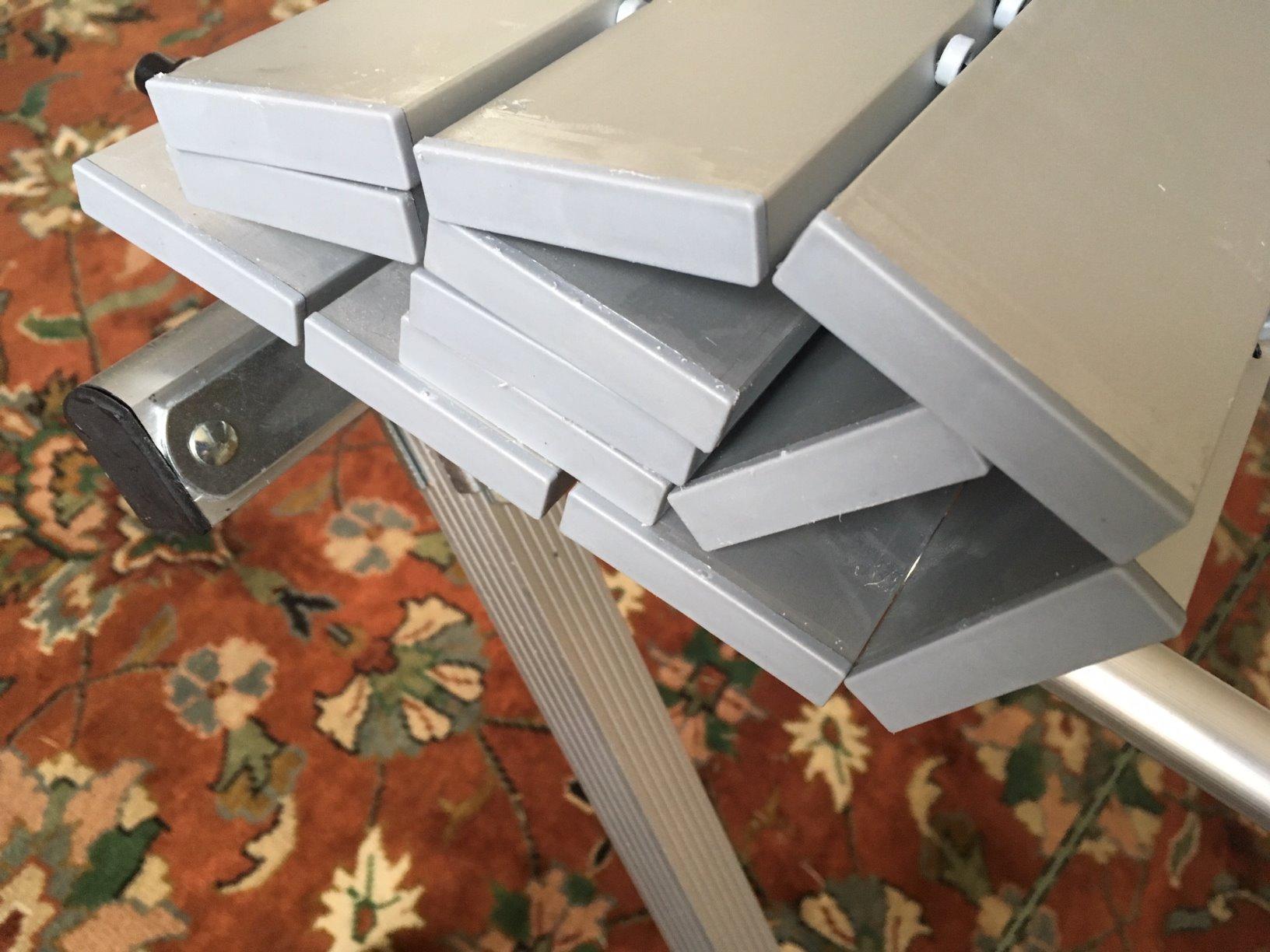Camco Aluminum Roll-Up Table with Carrying Bag, Seats 4-6, Lightweight & Portable for Outdoor Camping, Tailgating, Beach, Parties and RV Use, Silver customer photo 2
