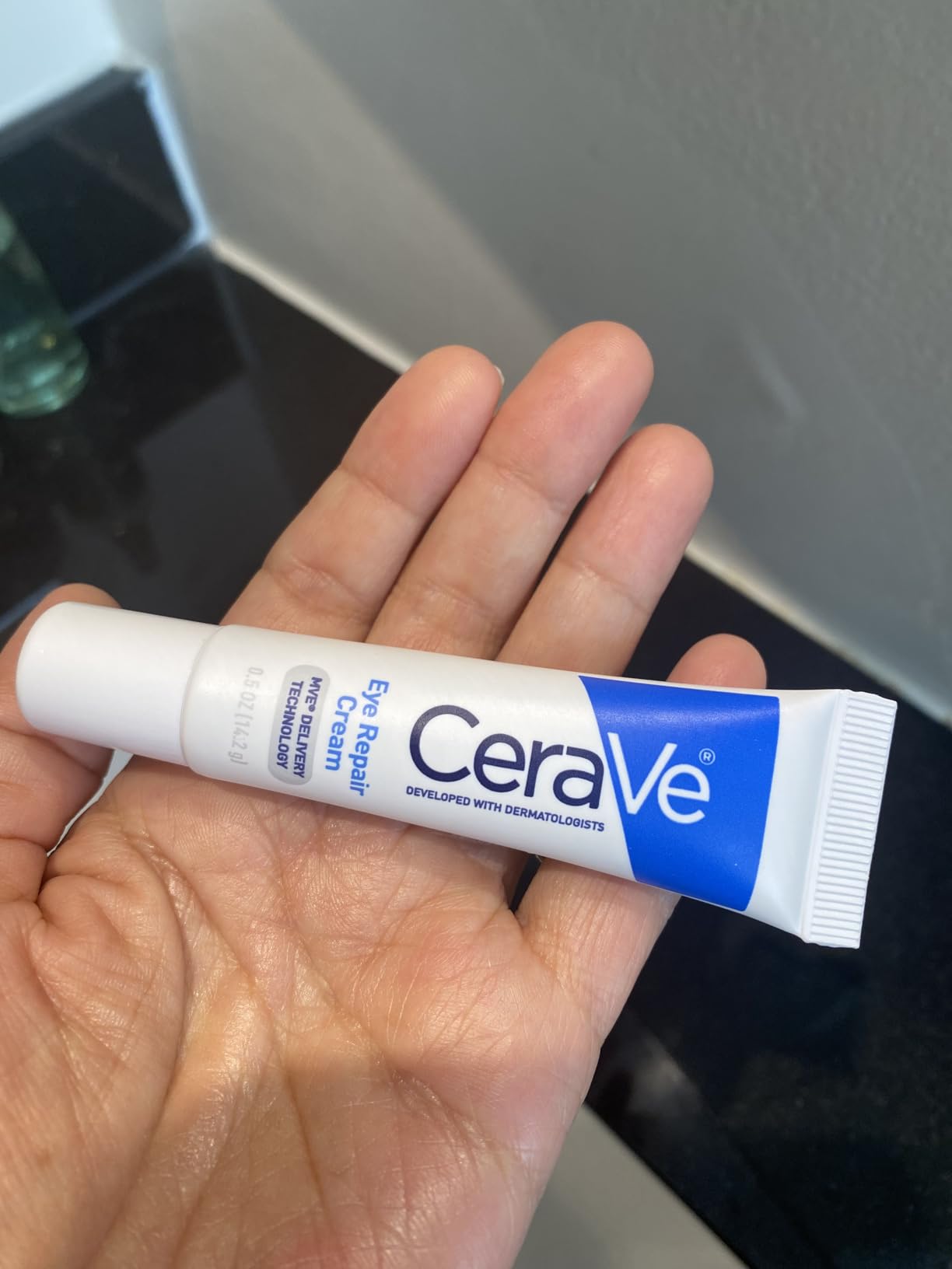 CeraVe Eye Repair Cream, Under Eye Cream For Puffiness And Bags Under Eyes, Hyaluronic Acid + Niacinamide + Marine Botanical Complex, Oil Free & Opthalmologist Tested customer photo 2