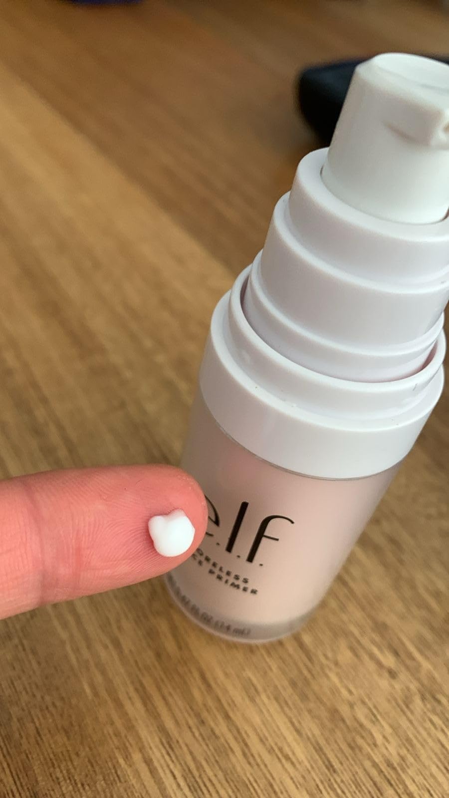 e.l.f. Poreless Face Primer, Skin-Smoothing Matte Makeup Base, Minimizes Pores & Fine Lines, Long-Lasting Foundation Primer with Tea Tree & Vitamins A & E, Vegan & Cruelty-Free customer photo 2
