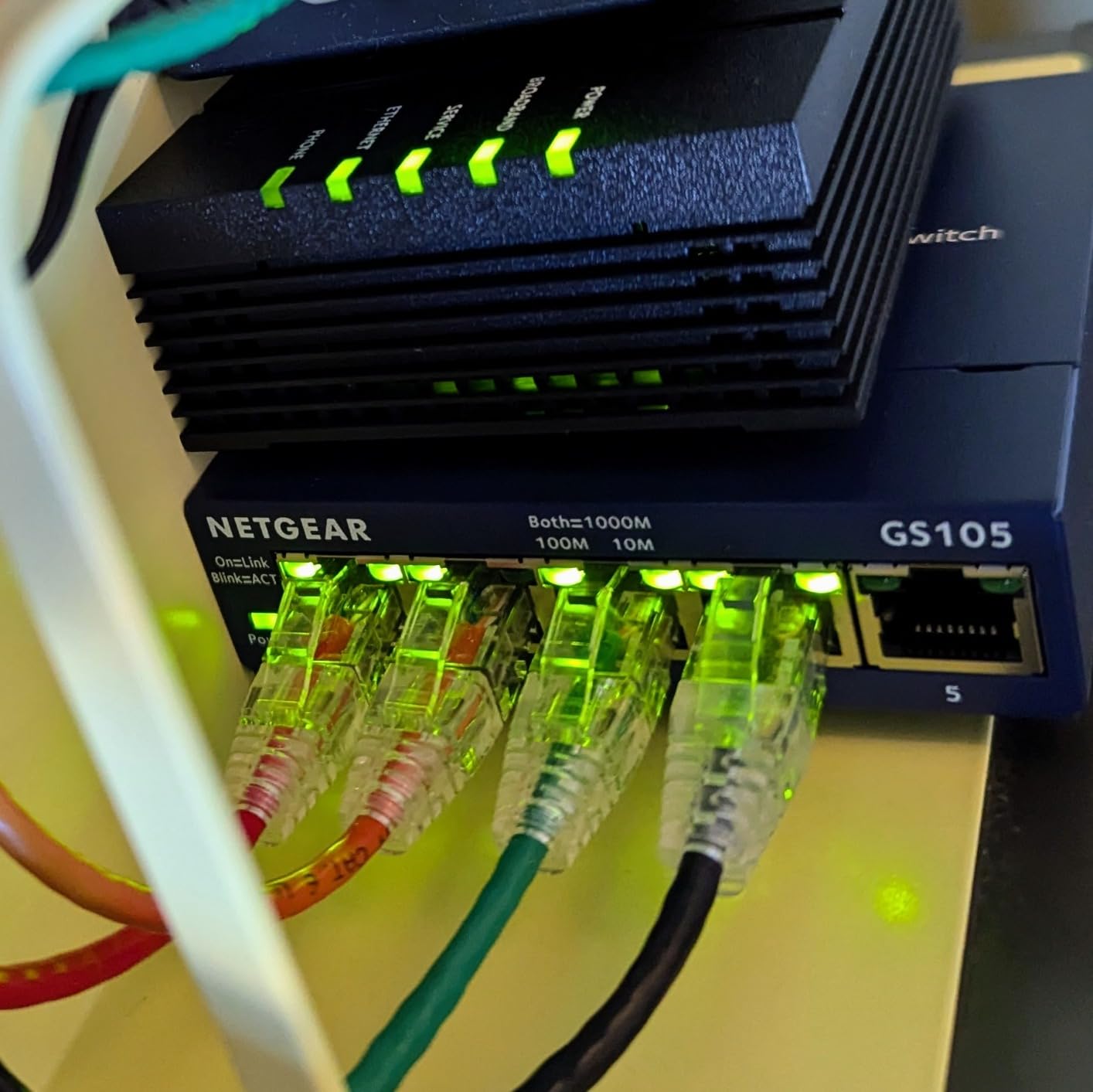 NETGEAR 8-Port Gigabit Ethernet Unmanaged Switch (GS108) - Desktop or Wall Mount customer photo 2