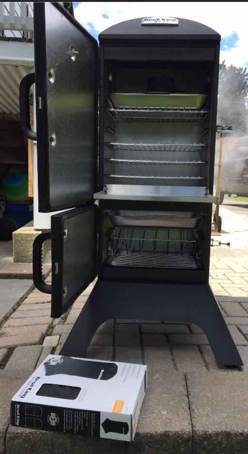 Broil King 923610 Vertical Charcoal Cabinet Smoker, Black customer photo 2