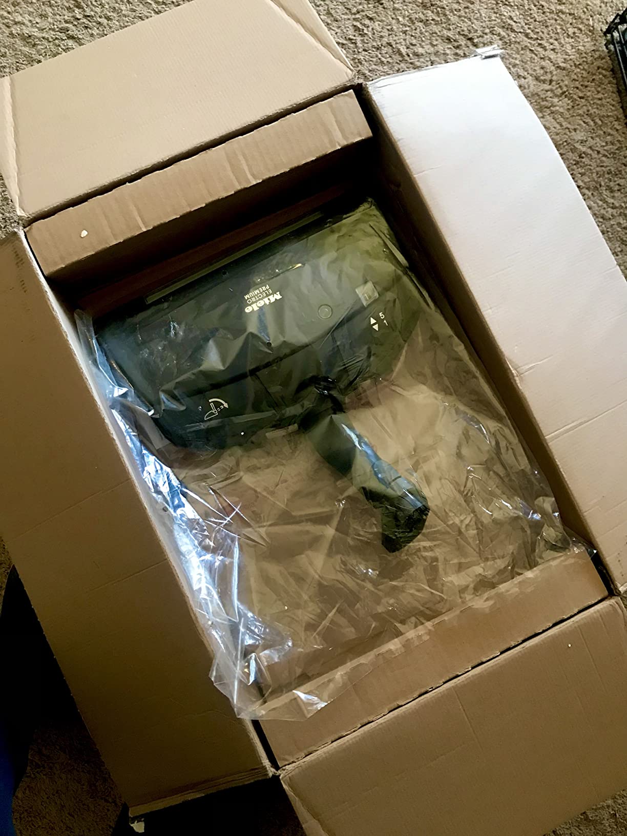 Miele Complete C3 Marin Bagged Canister Vacuum Cleaner with Electrobrush Floorhead, Marine Blue customer photo 1