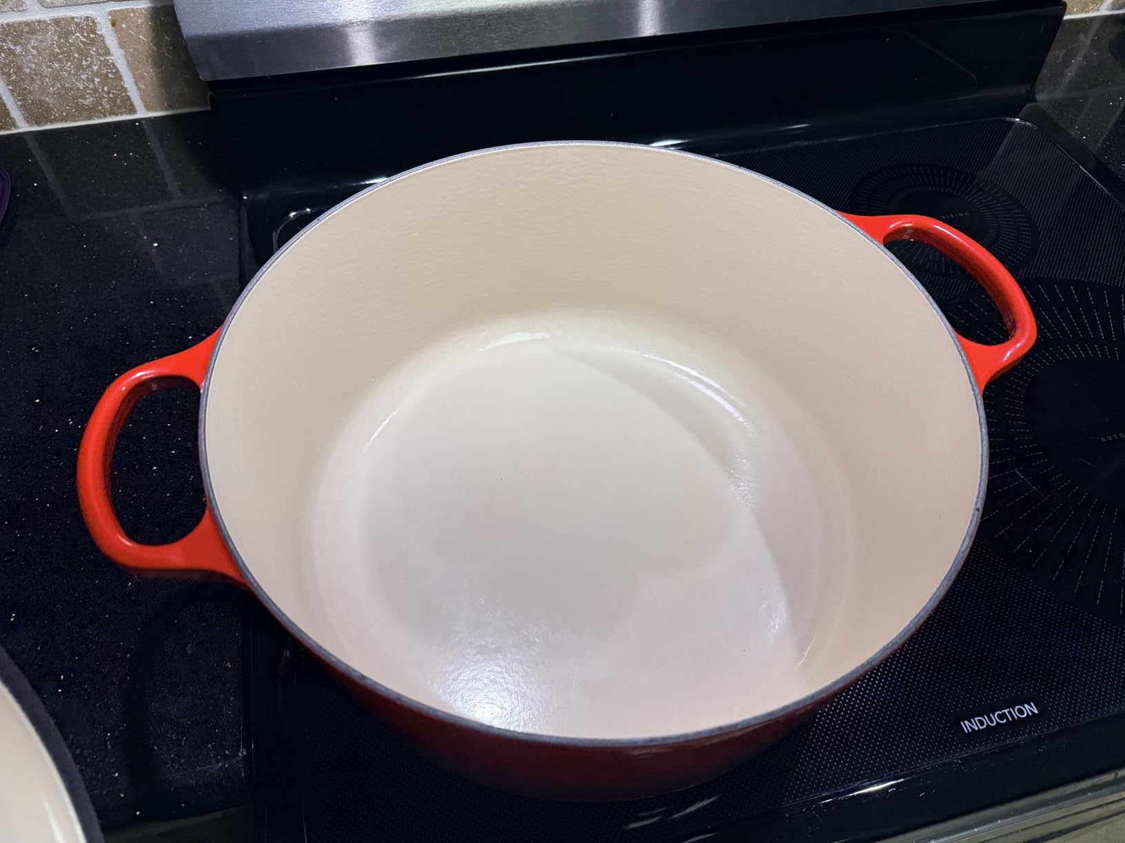 Le Creuset Enameled Cast Iron Signature Round Dutch Oven, 7.25 qt., Flame customer photo 1