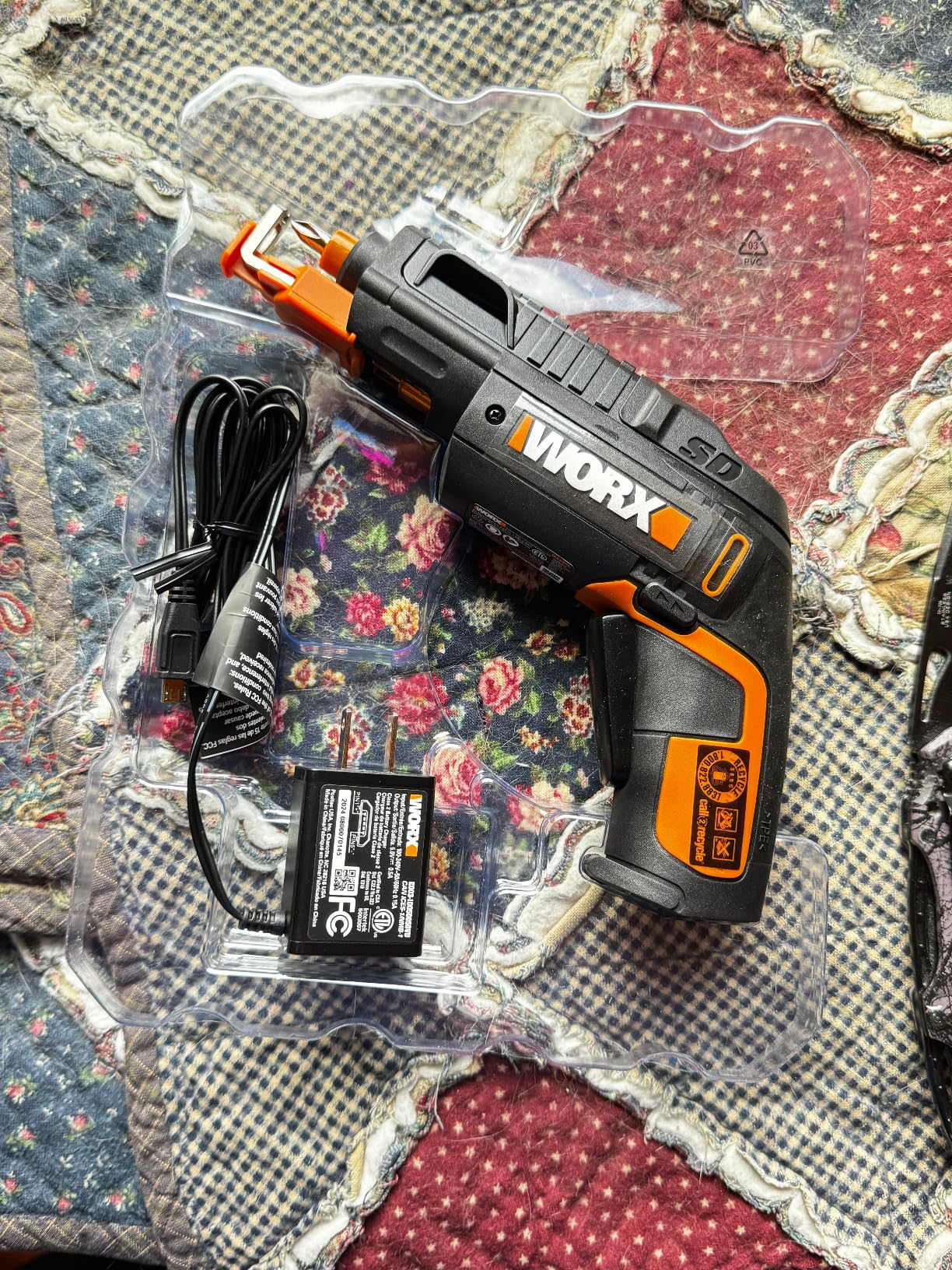 Worx 4V Electric Screwdriver, Rechargeable Cordless Power Screwdriver Set with 6 Bits, Screw Holder, Charger - WX255L customer photo 2