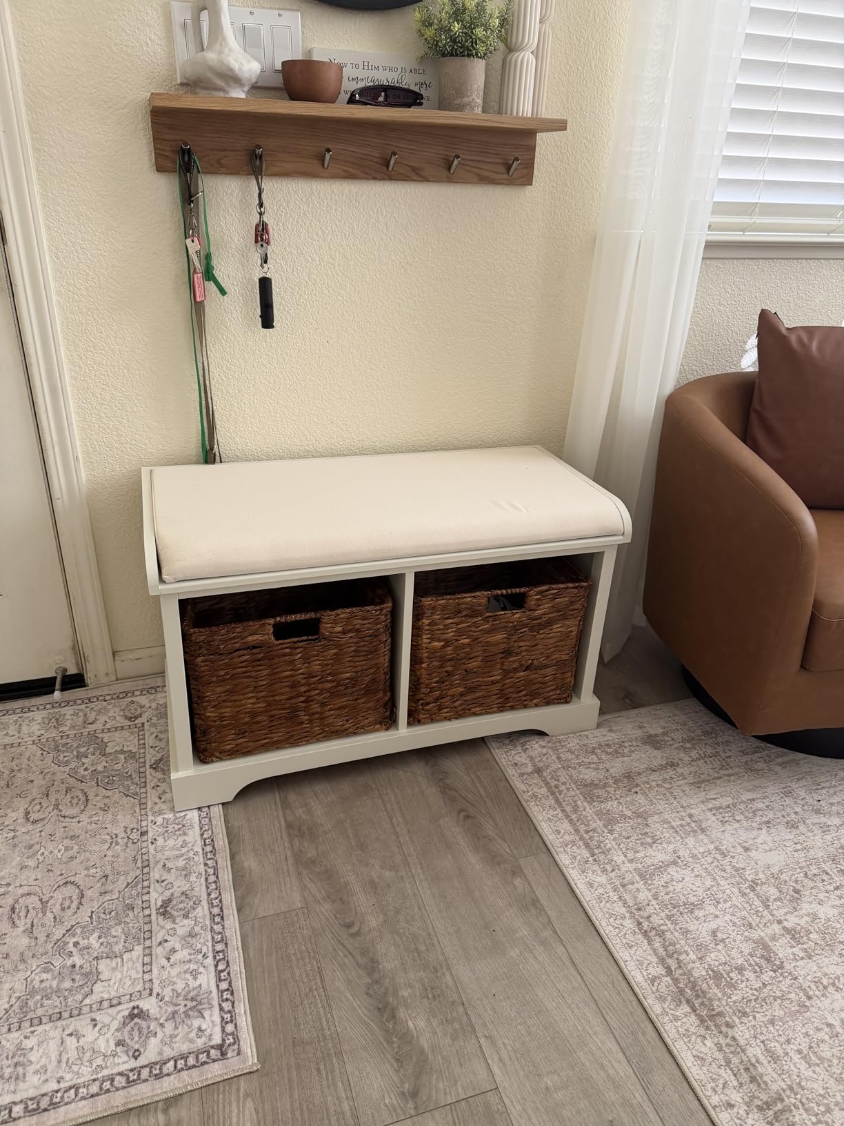 SAFAVIEH Furniture - Freddy 2-Basket Storage Bench - Vintage White - Solid Wood - Coastal Basket Storage Design - Ideal for Entryway, Living Room, Hallway, 18
