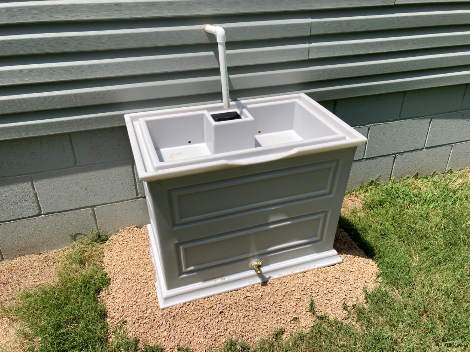 Good Ideas Savannah Colonial Style Rain Saver with Planter Top, 42 Gallon customer photo 1