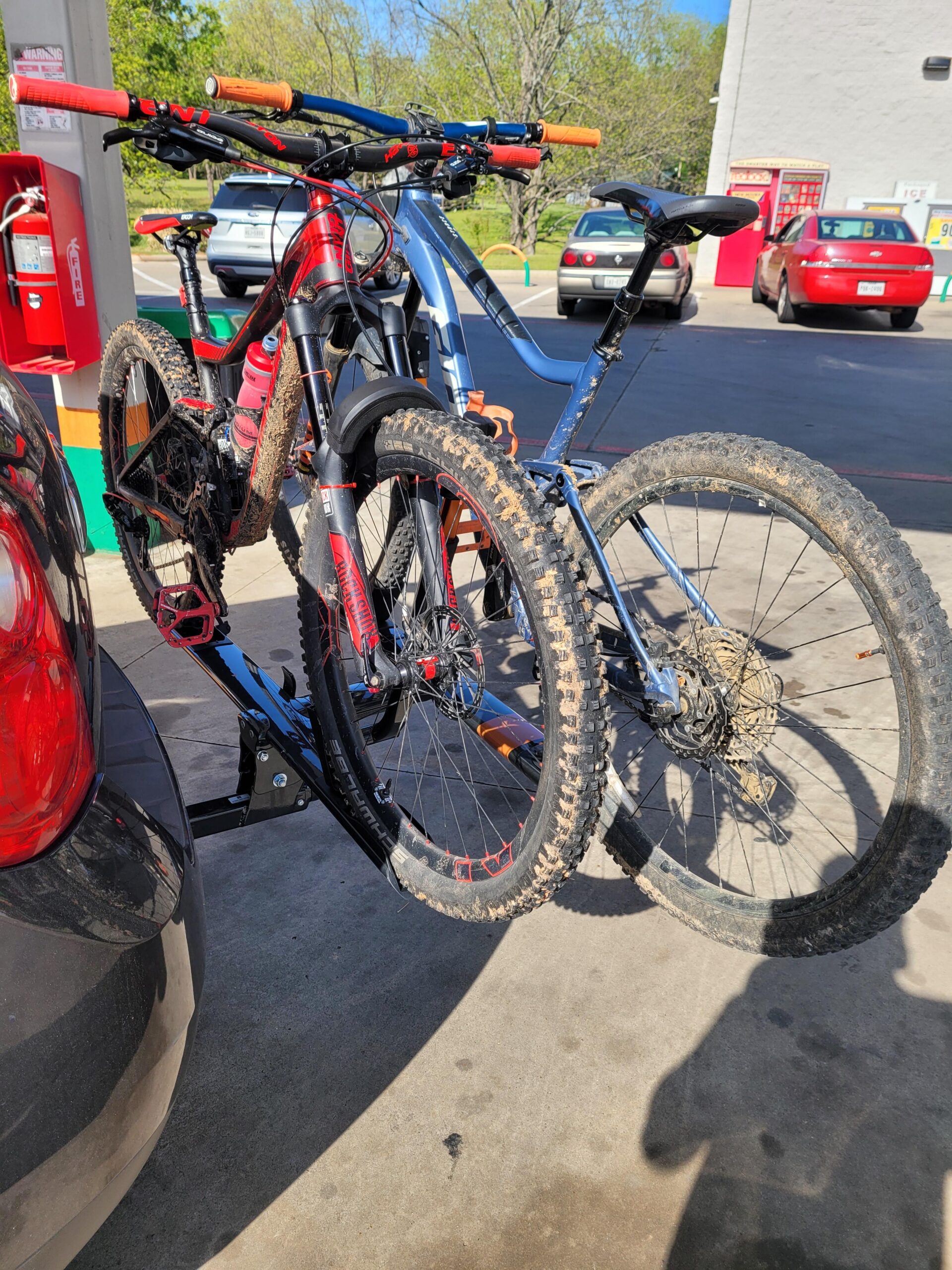 Kuat Sherpa 2.0 Durable Lightweight Aluminum Compact 2 Bike Transporting Hitch Rack with Cable Lock & Foldable Tire Cradles customer photo 1