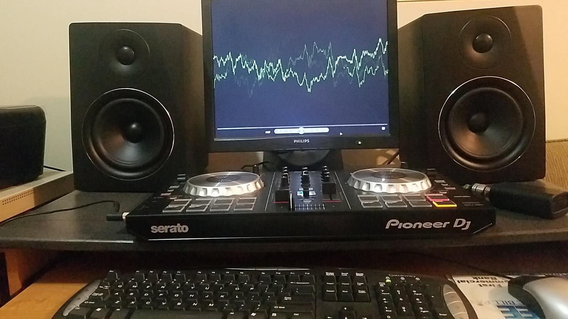 Rockville APM6B Powered USB Studio Monitor Speaker Pair in Black, 6.5
