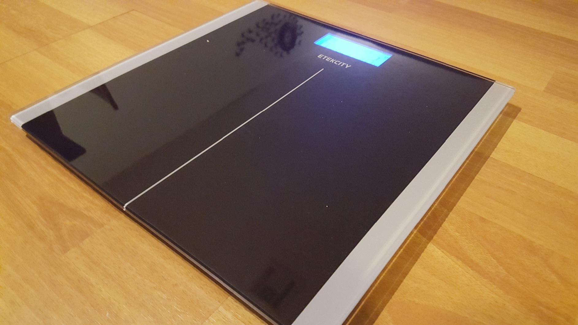 Etekcity Digital Body Weight Bathroom Scale, Large Blue LCD Backlight Display, High Precision Measurements, 6mm Tempered Glass, 400 Pounds customer photo 2