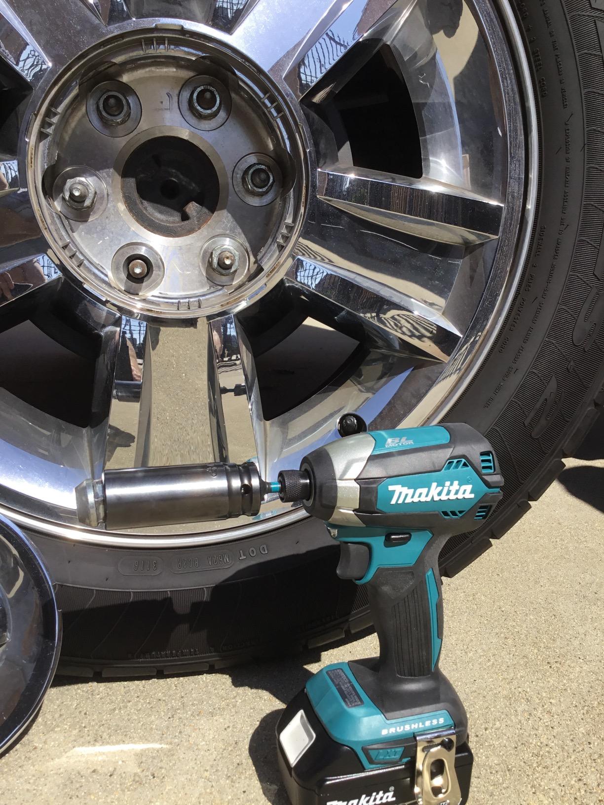 XDT13Z 18V LXT Lithium-Ion Brushless Cordless Impact Driver, Tool Only, Variable Speed customer photo 2
