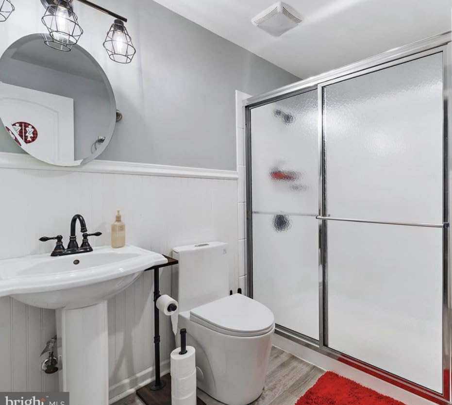 Swiss Madison St. Tropez Comfort Height One-Piece Elongated Toilet, Vortex Dual-Flush 1.1/1.6 GPF, White Hardware customer photo 1