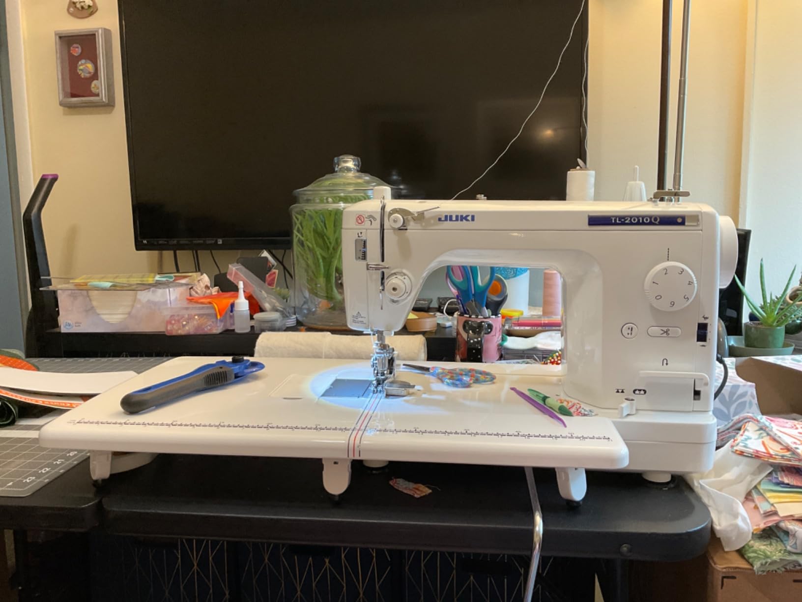 Juki TL-2010Q High Speed Sewing and Quilting Machine With Free Bonus Pack customer photo 2