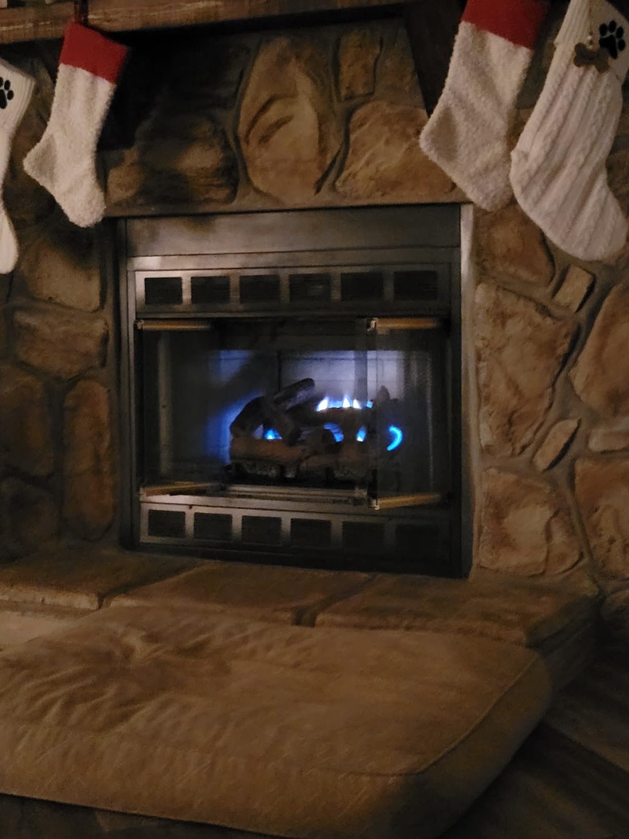 Duluth Forge DLS-24T-1 Dual Fuel Ventless Fireplace Logs Set with Thermostat, Use with Natural Gas or Liquid Propane, 33000 BTU, Heats up to 1100 Sq. Ft, Split Red Oak, 24 Inches customer photo 1