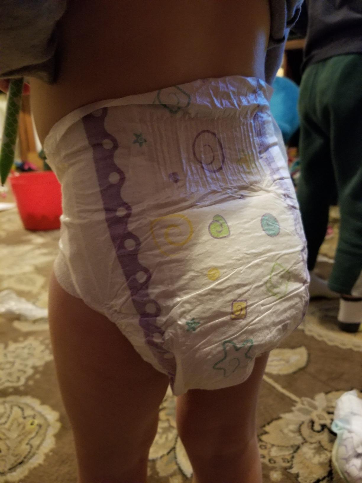 Medline Premium Disposable Baby Diapers, Absorbent & Ultra-Soft for Delicate Skin, Size 3 (16-28 lbs), 200 Count (8 Packs of 25) customer photo 1
