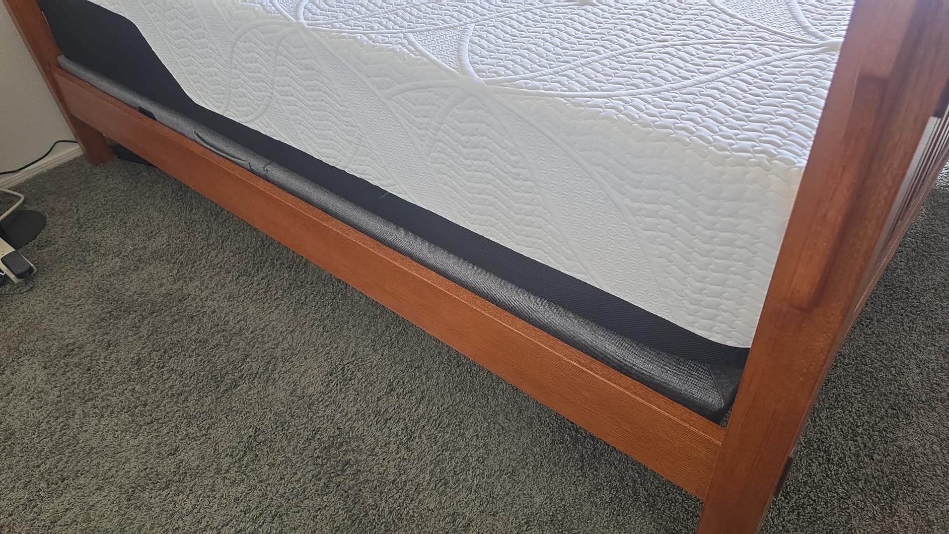 COOL GEL Chill Memory Foam 14-Inch Mattress with 2 Pillows, CertiPUR-US Certified, Mattress in a Box, King customer photo 1