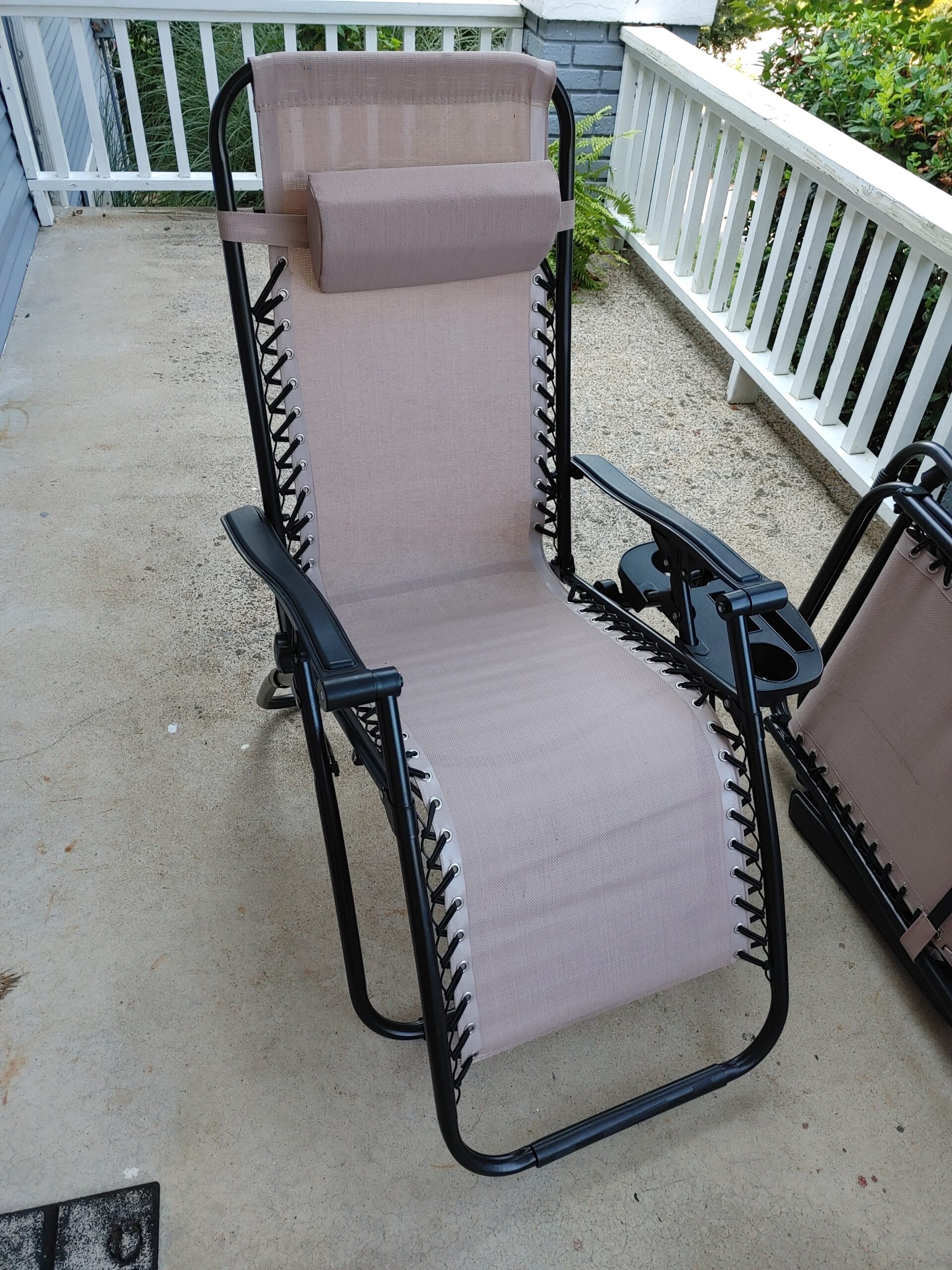 Devoko Patio Zero Gravity Chair Outdoor Free Folding Adjustable Chaise Lounge Chairs Beach Pool Side Using Reclining with Pillow Set of 2 (Black) customer photo 2