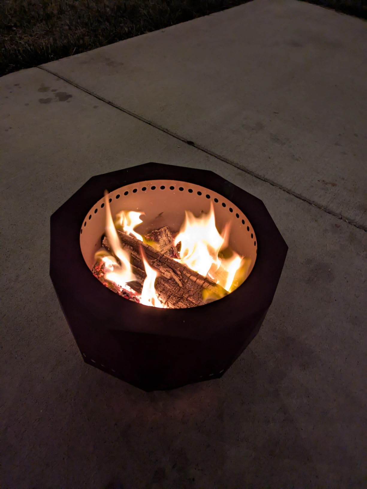 Blue Sky Outdoor Living Ridge Portable Fire Pit, Portable Smokeless Fire Pit with Carrying Bag, Black customer photo 1