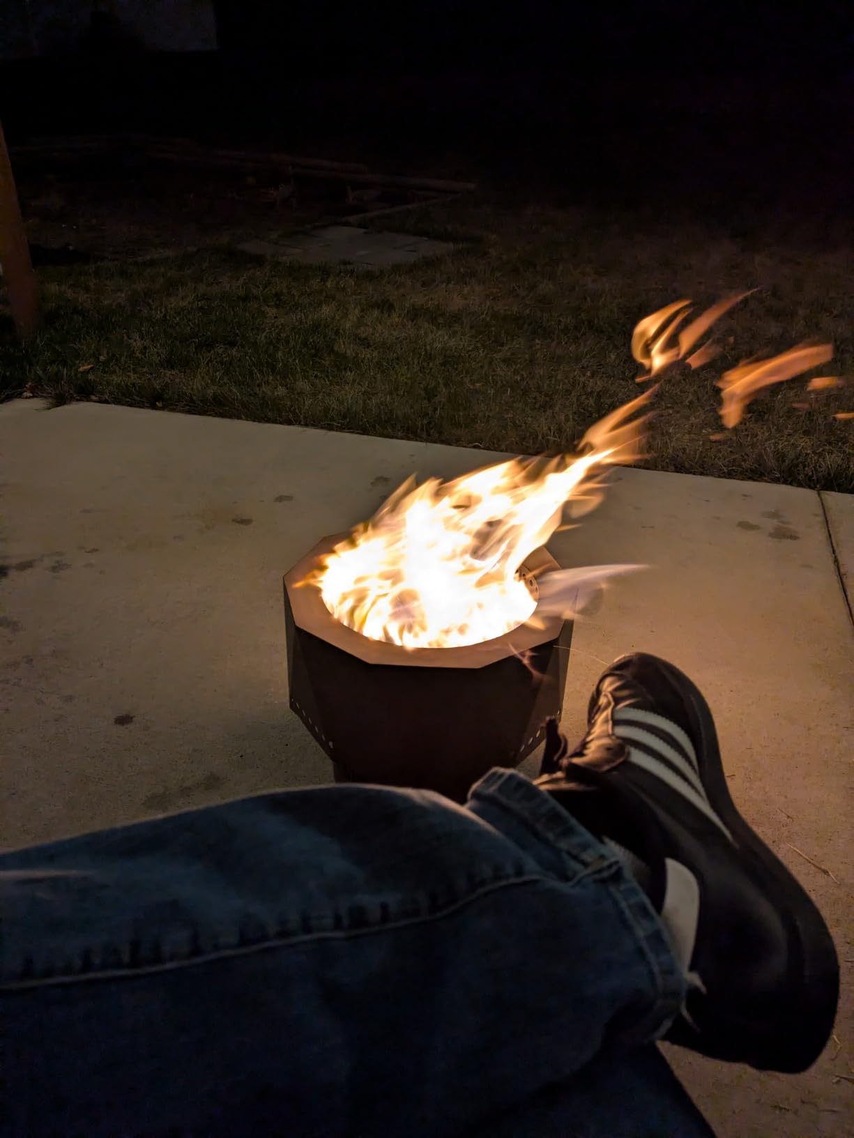 Blue Sky Outdoor Living Ridge Portable Fire Pit, Portable Smokeless Fire Pit with Carrying Bag, Black customer photo 2