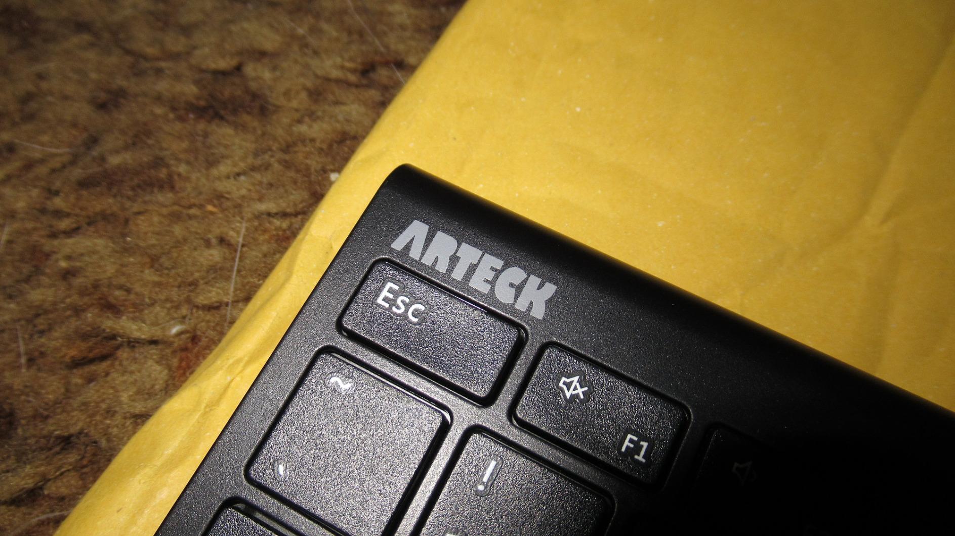 Arteck HB192 Universal Bluetooth Keyboard Multi-Device Stainless Steel Full Size Wireless Keyboard for Windows iOS Android Computer Desktop Laptop Surface Tablet Smartphone Rechargeable Battery customer photo 1