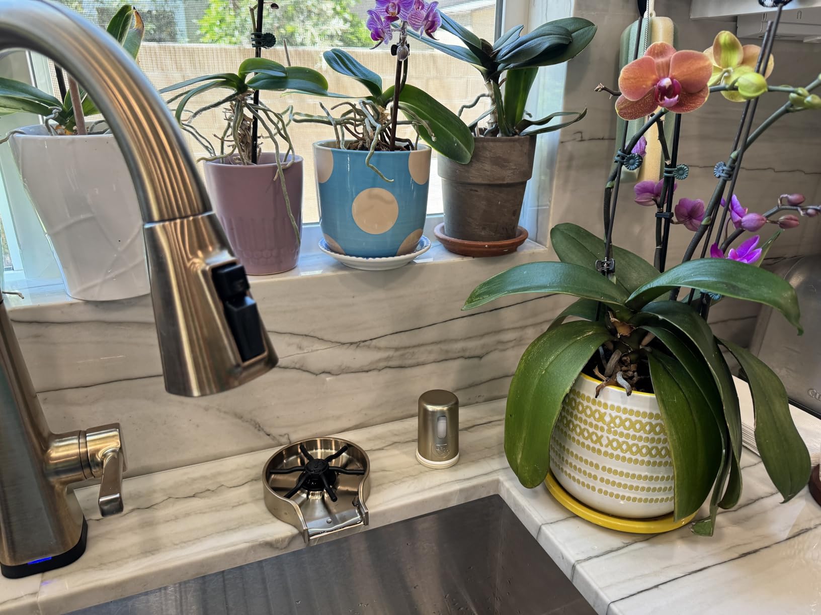 Delta Lenta Brushed Nickel Touch Kitchen Faucet with Pull Down Sprayer, Modern Single Hole Touch On Kitchen Sink Faucet, 19802TZ-SP-DST customer photo 1