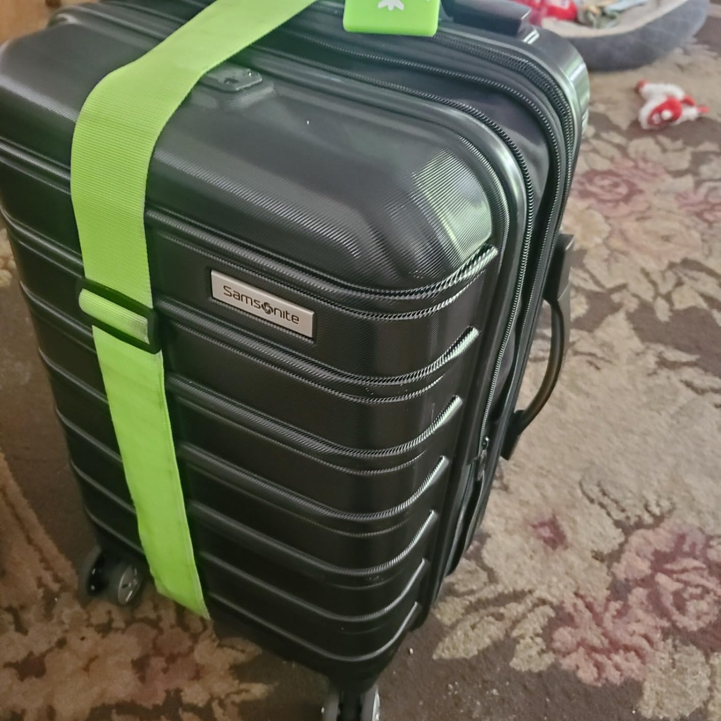 Samsonite Omni 2 Global Carry-On Spinner Luggage - Compact Size For International Travel - Airline-Approved - Features Expandable Polycarbonate Shell, 360 Wheels, USB Power Hub - Silver customer photo 1