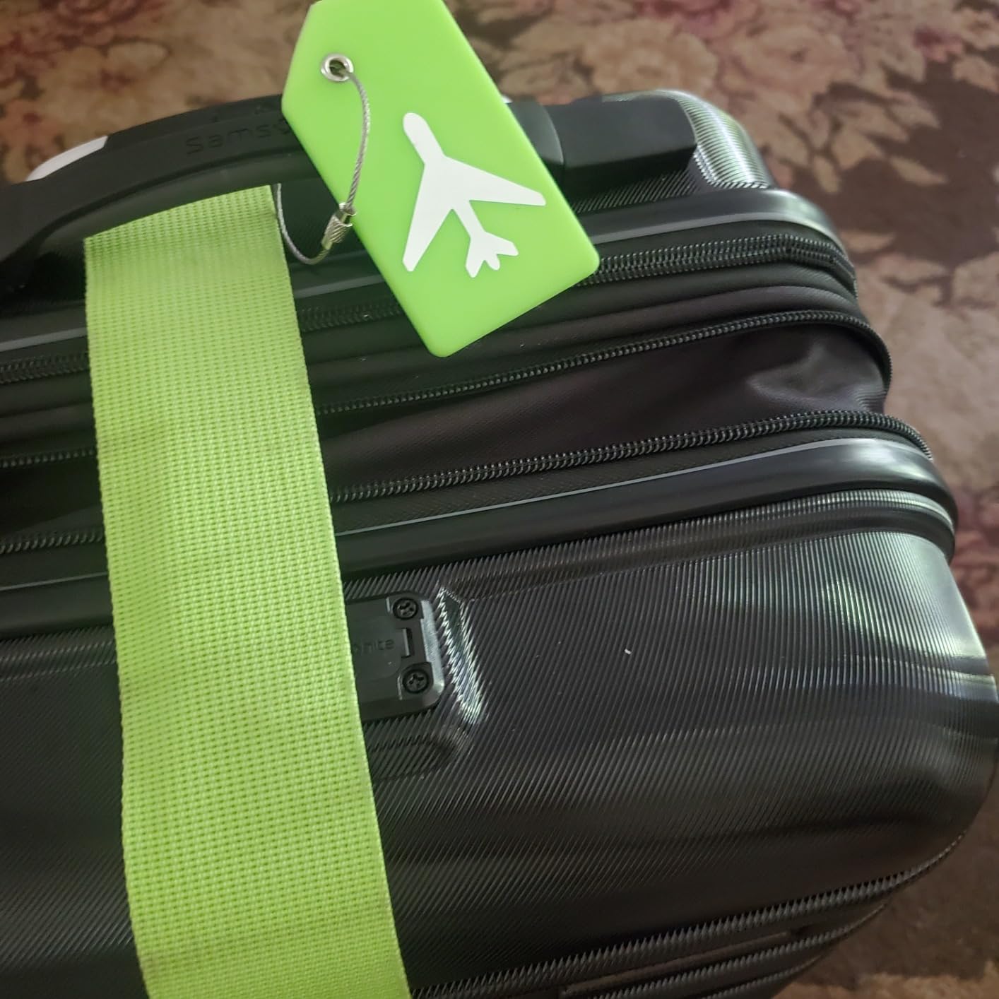 Samsonite Omni 2 Global Carry-On Spinner Luggage - Compact Size For International Travel - Airline-Approved - Features Expandable Polycarbonate Shell, 360 Wheels, USB Power Hub - Silver customer photo 2