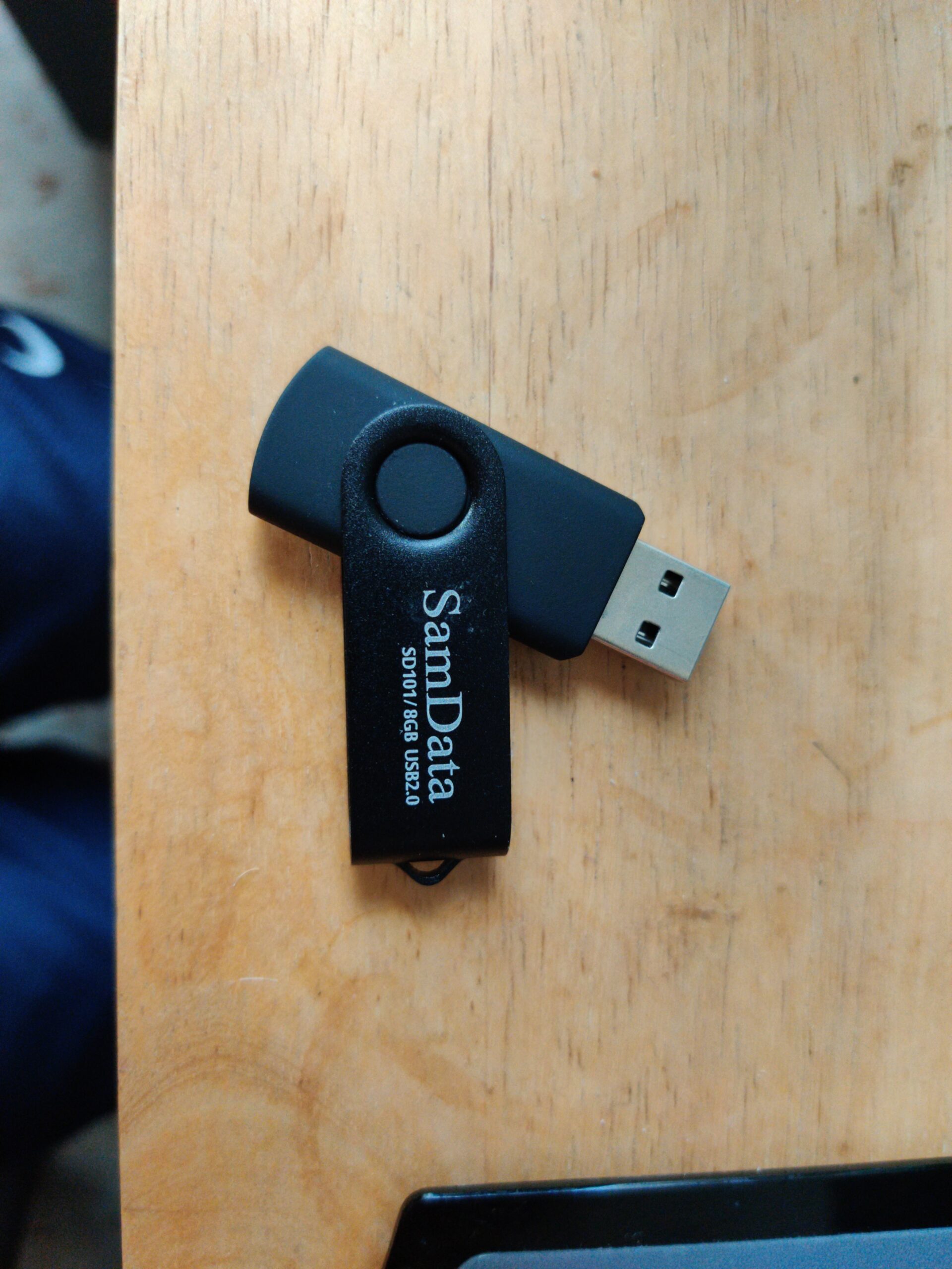 SamData USB Flash Drive 8GB 1 Pack USB 2.0 Thumb Drive Swivel Memory Stick Data Storage Jump Drive Zip Drive Drive with Led Indicator (Black, 8GB-1Pack) customer photo 2