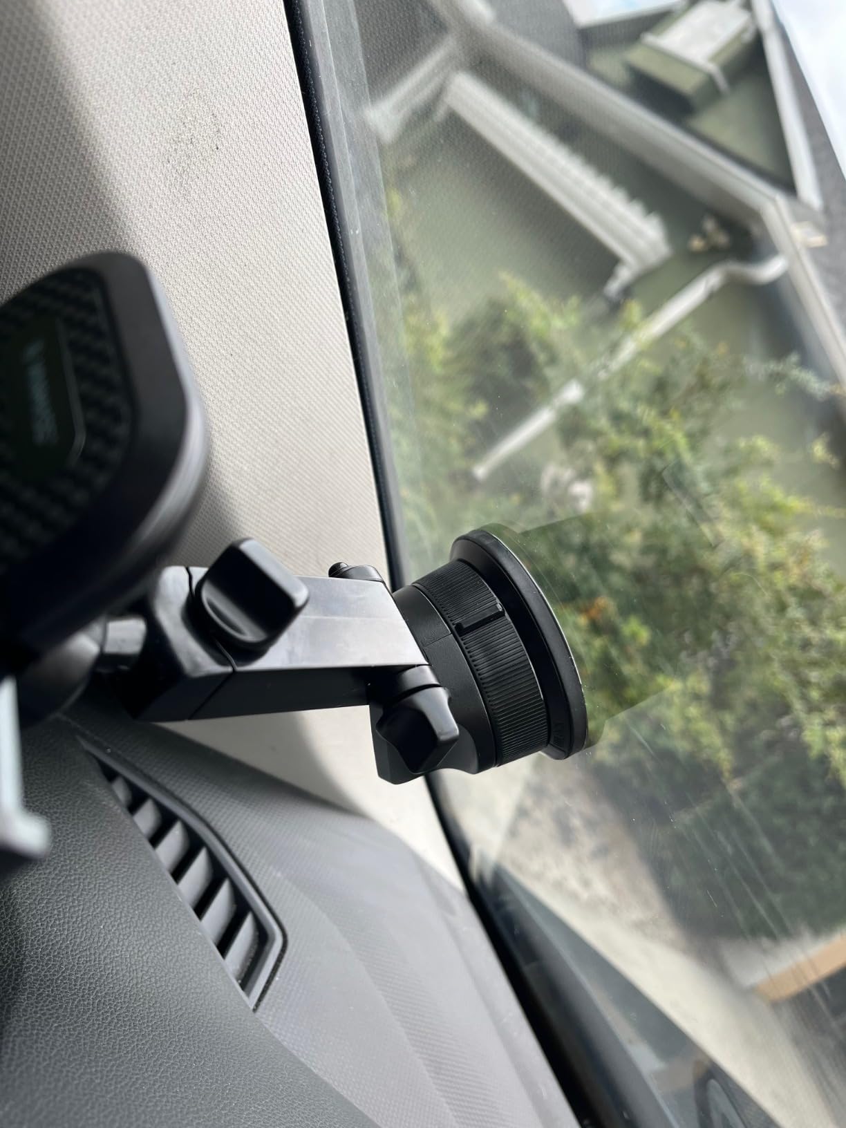 [True Military-Grade] Car Phone Holder VANMASS [Upgraded Strongest Suction&Clip] Cell Phone Mount for Dashboard Windshield Vent Kit, Truck Cradle Stand for iPhone 17 Pro Max 16 15 14 Android customer photo 2