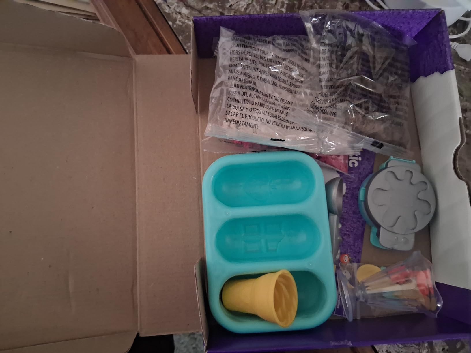 Kinetic Sand Scents, Ice Cream Treats Playset with 3 Colors Scented Play Sand & 6 Tools, Sensory Toys for Kids Ages 3 and up customer photo 2
