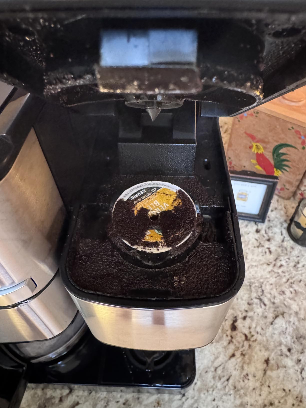 Cuisinart Coffee Center Grind and Brew Plus, Built-in Coffee Grinder, Coffeemaker and Single-Serve Brewer with 6oz, 8oz and 10oz Serving Size, Black/Silver, SS-GB1NAS customer photo 2