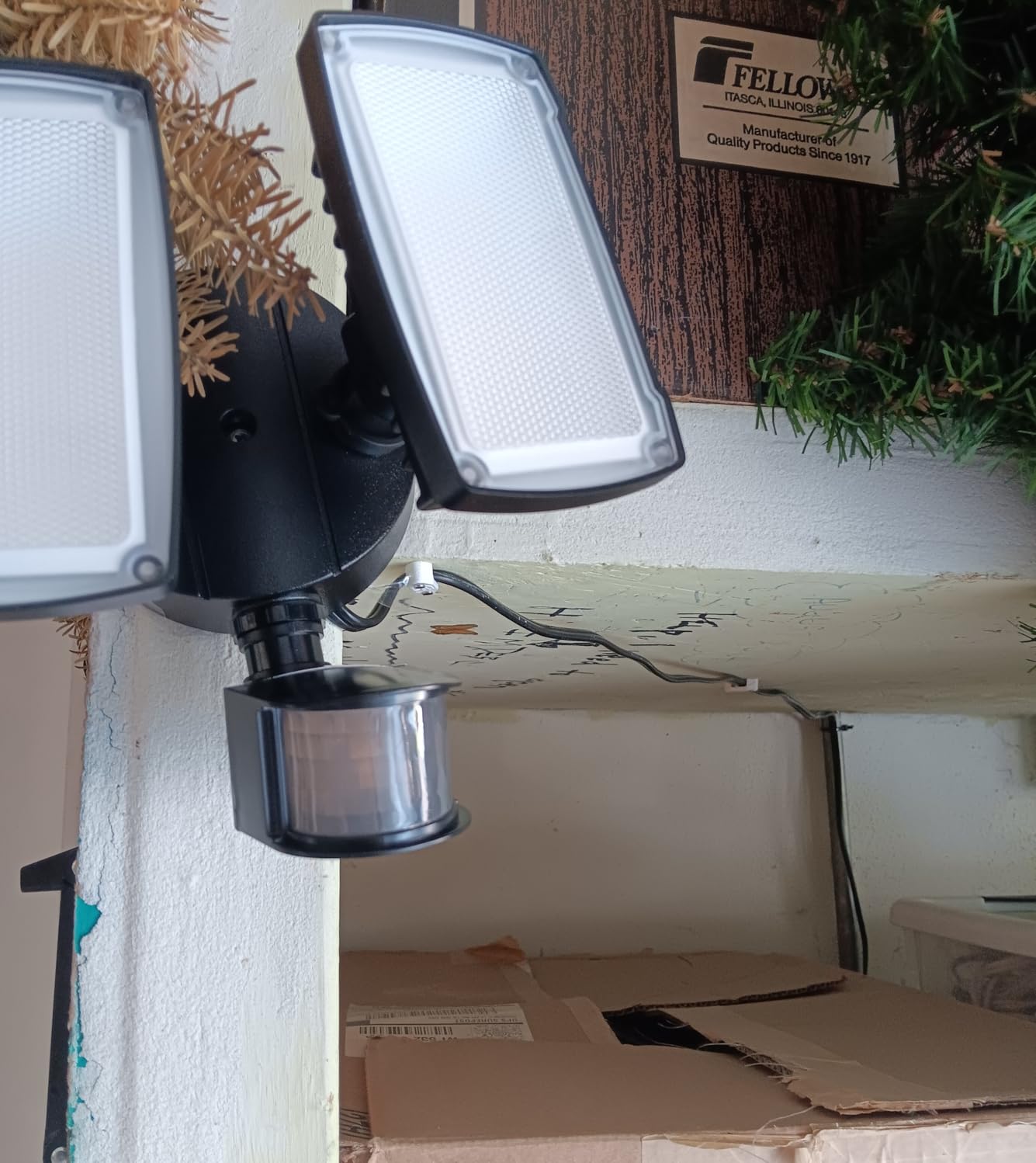 UME 19W LED Flood Light Motion Sensor Outdoor, 2 Adjustable Head, 2000LM, 5000K, IP65 Waterproof, Dusk to Dawn Security Light for Exterior, Garage, House (Black) customer photo 2
