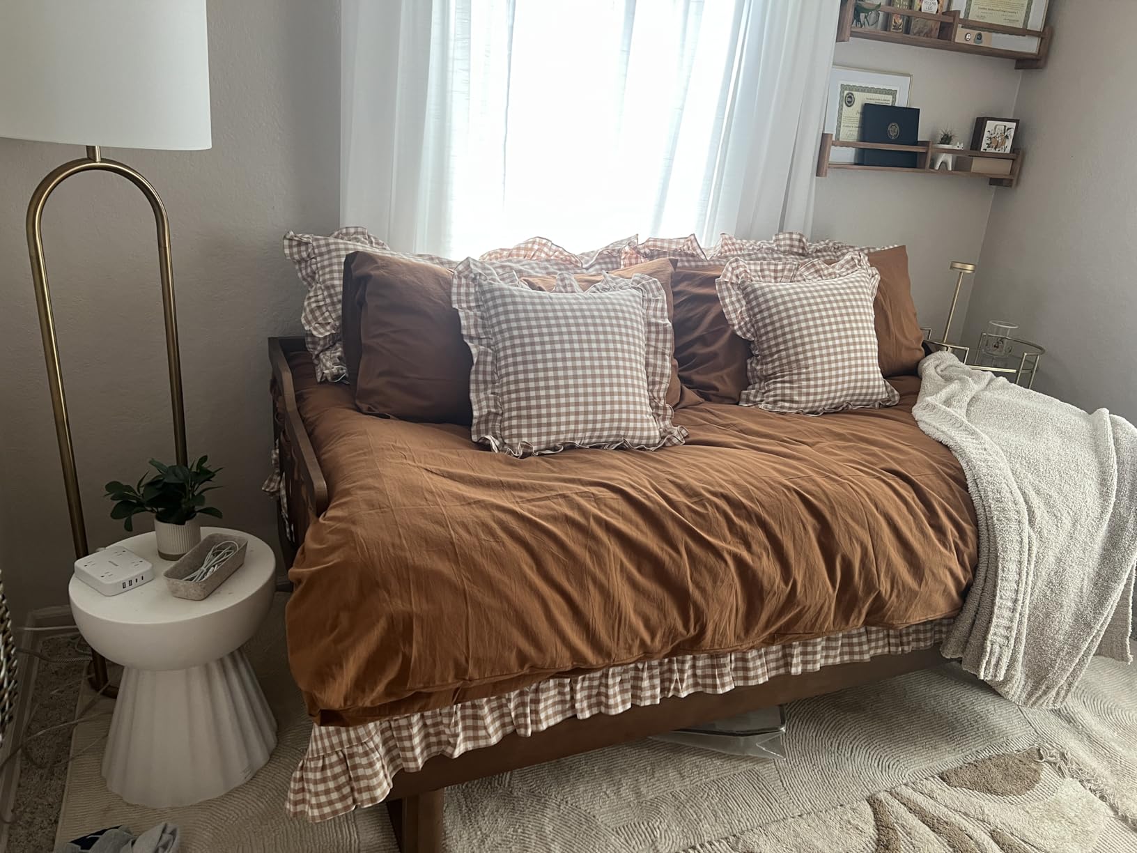 Baxton Studio Muriel Walnut Wood Expandable Twin to King Size Spindle Daybed customer photo 1