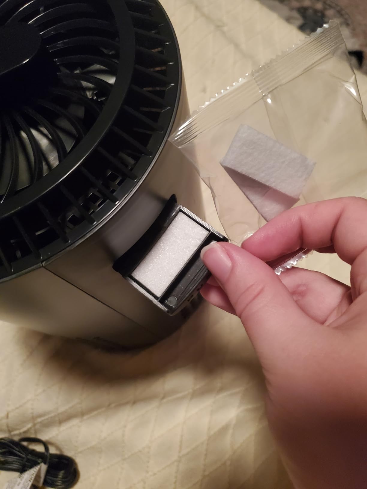 AROEVE Air Purifiers for Bedroom Home, Air Purifier For Smoke Pollen Dander Hair Smell Air Cleaner with Sleep Mode Speed Control For Bedroom Office, MK01- White(Available for California) customer photo 2